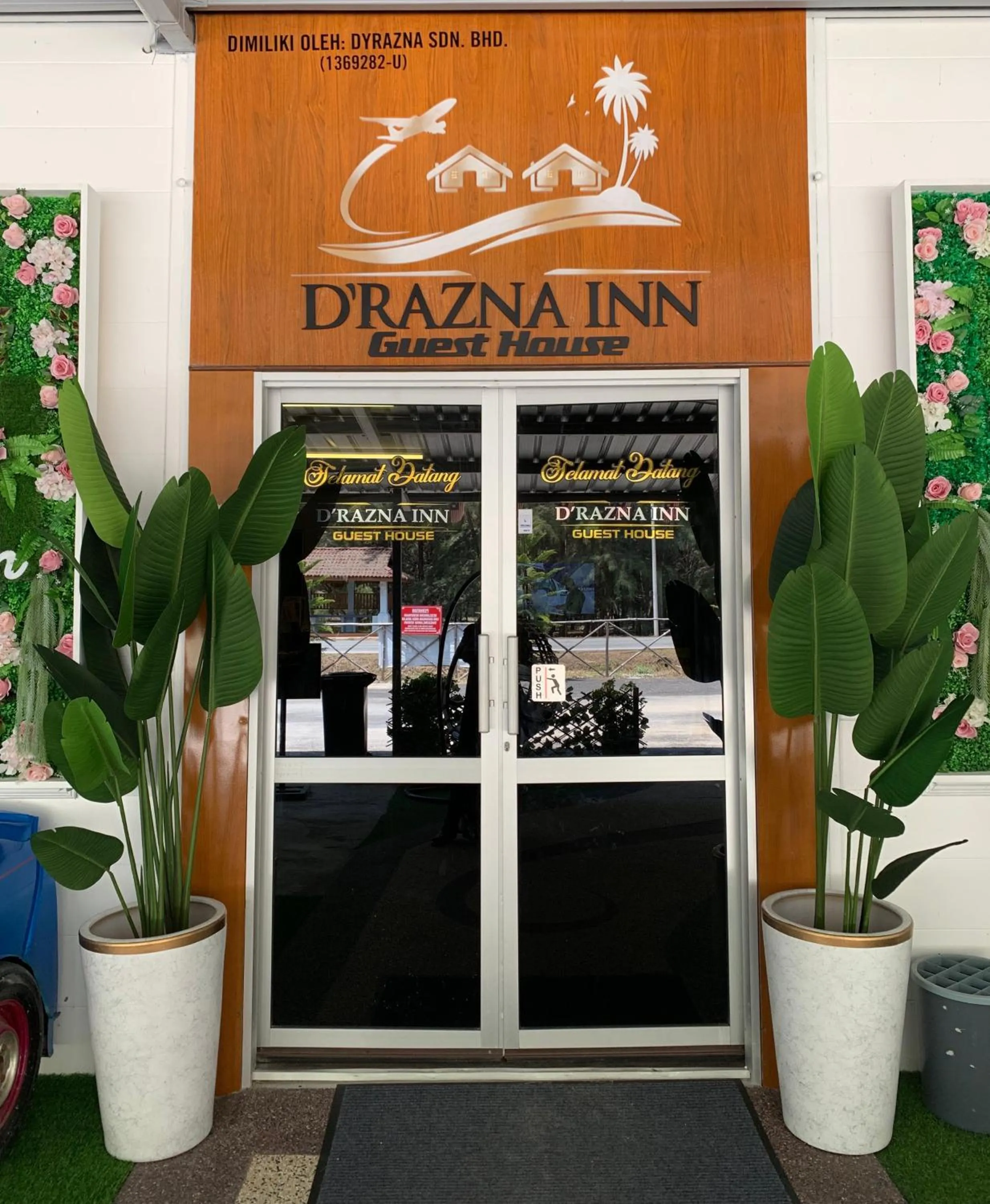 D’Razna Inn