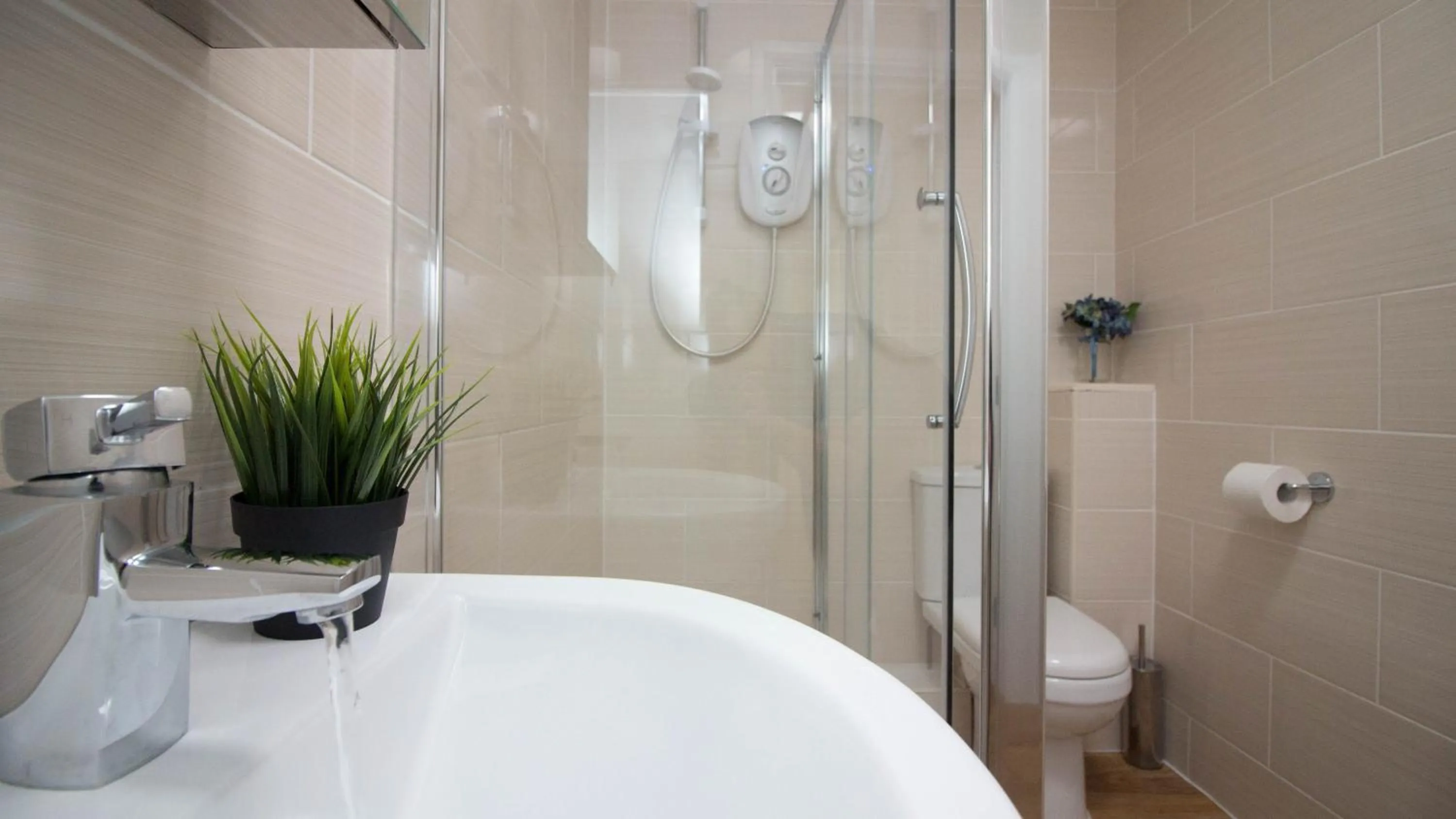 Other in StayZo Serviced Accommodation 16 Premier Lodge