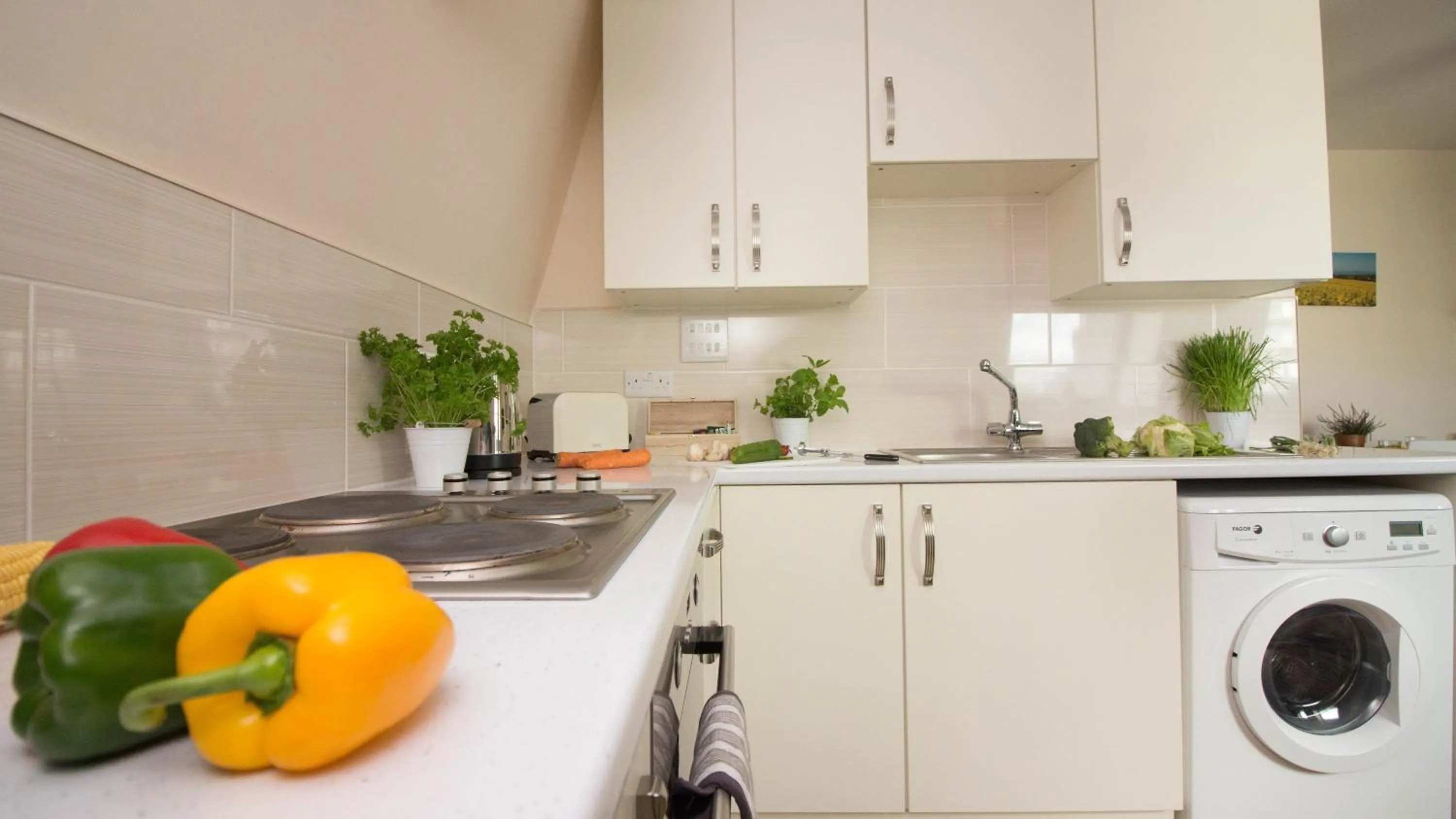 Other in StayZo Serviced Accommodation 16 Premier Lodge