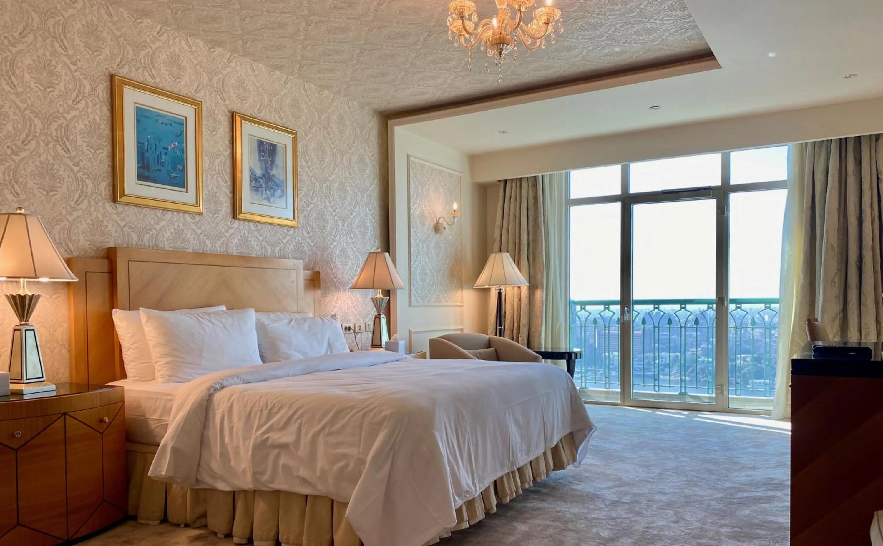 Bed in Chez Haytham At Four Seasons Nile Plaza Residential Suite