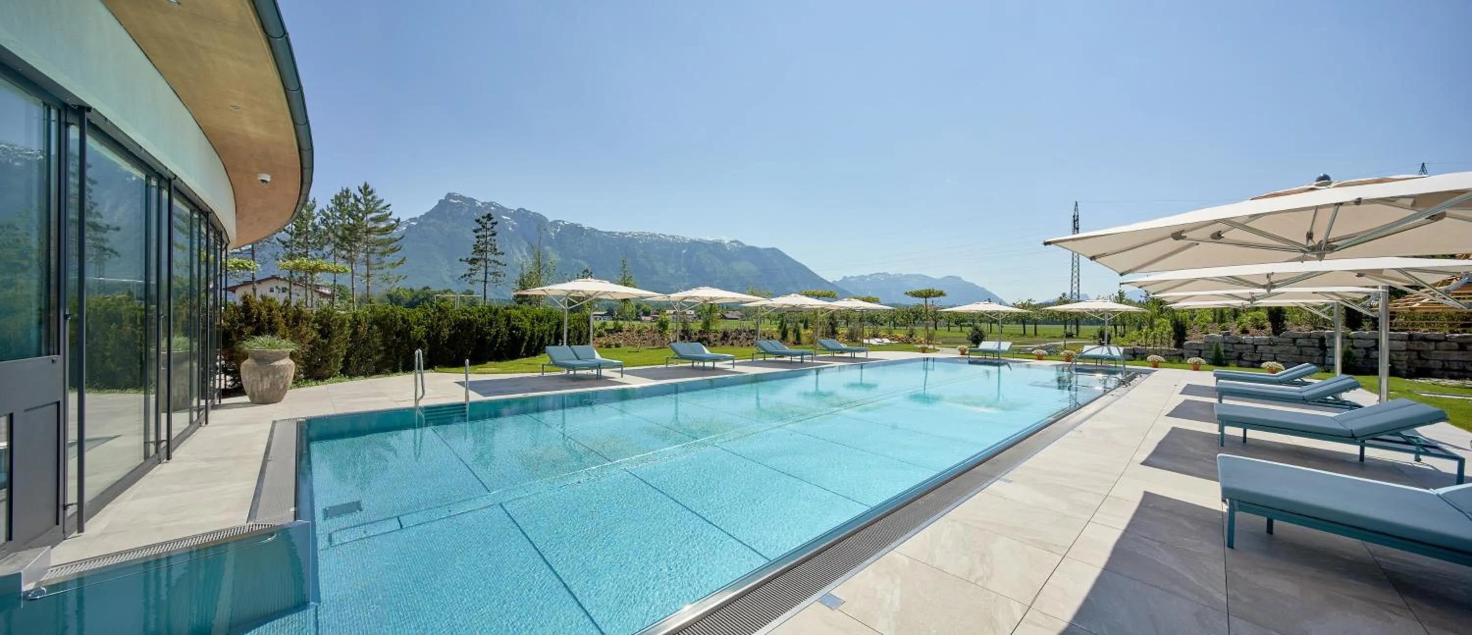 Swimming pool in Laschenskyhof Hotel & Spa