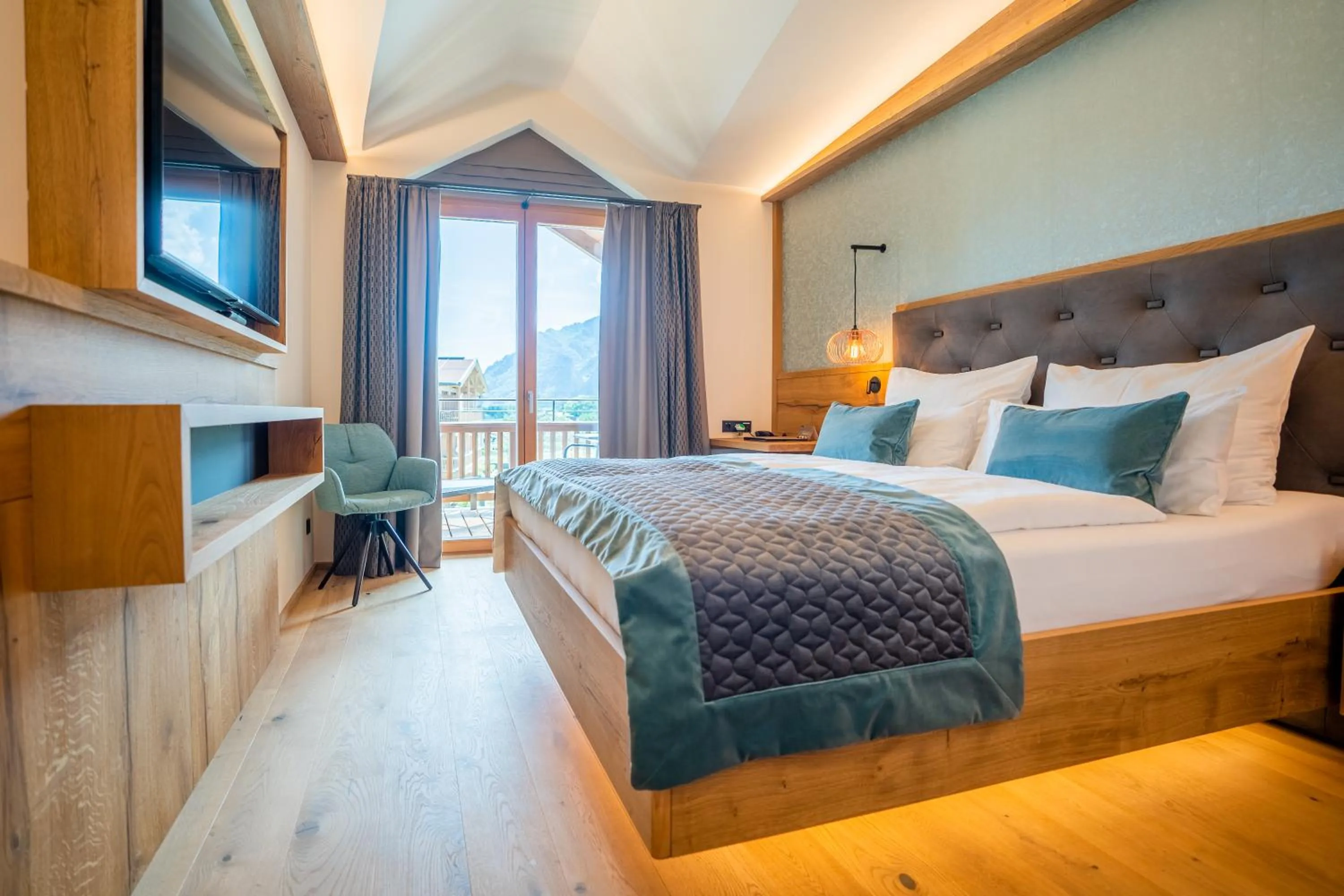 Photo of the whole room, Bed in Laschenskyhof Hotel & Spa