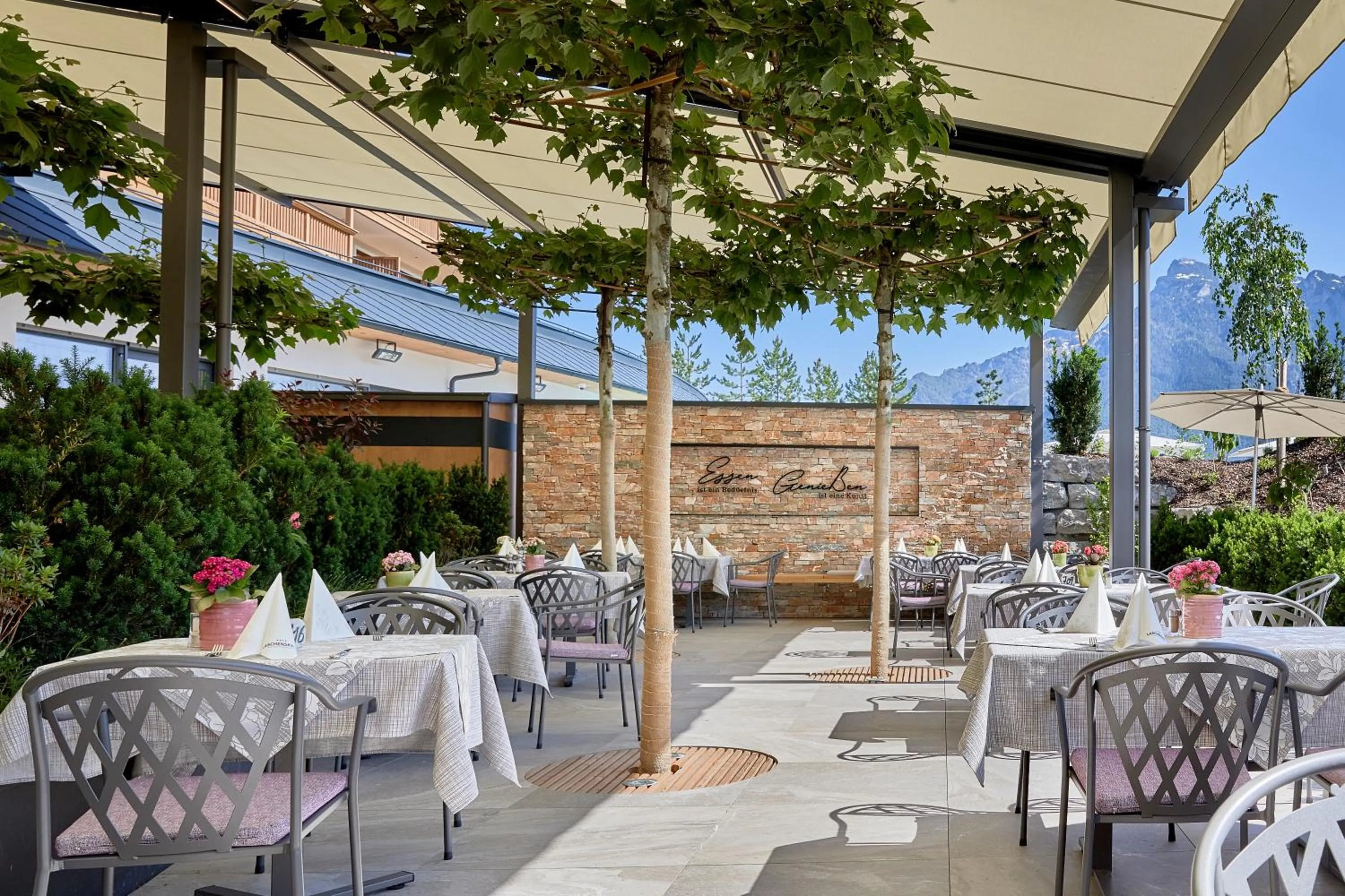 Restaurant/places to eat in Laschenskyhof Hotel & Spa