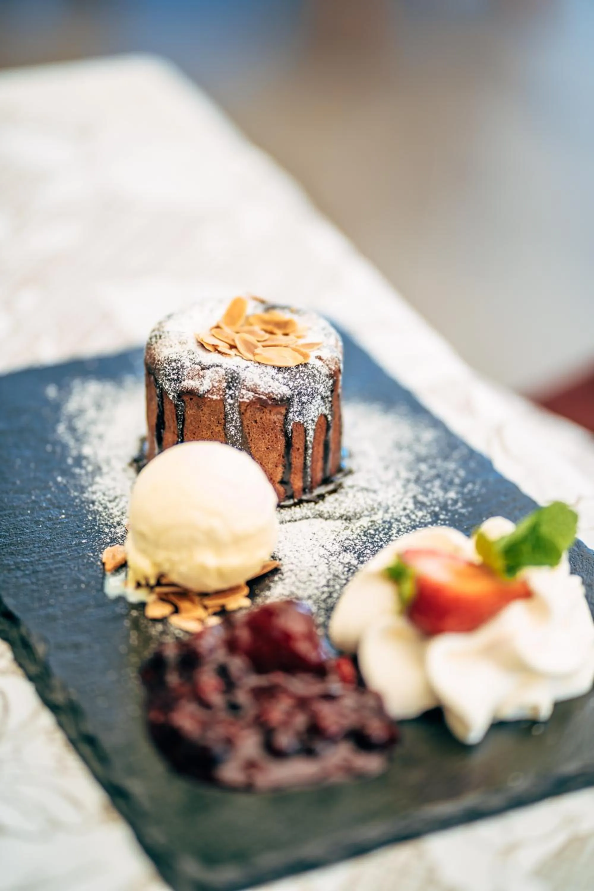 Restaurant/places to eat in Laschenskyhof Hotel & Spa