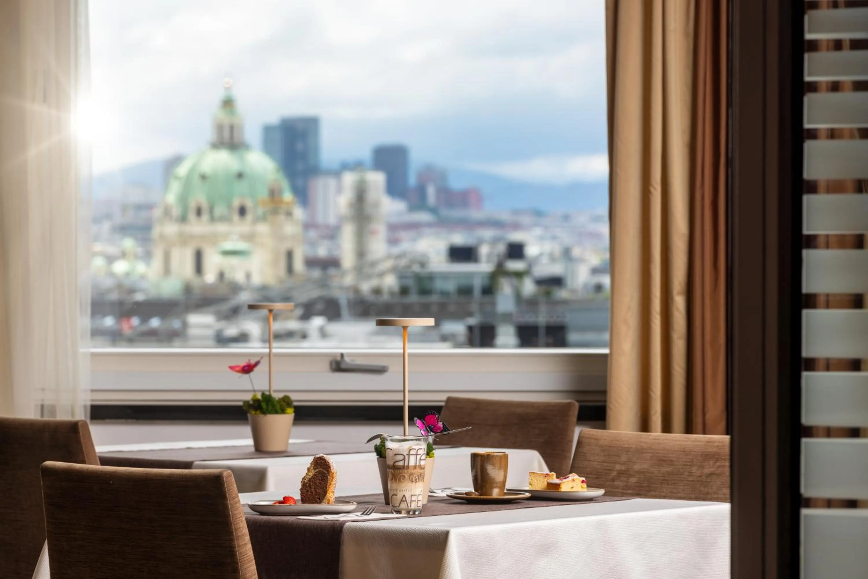 Lounge or bar in Hotel Am Parkring