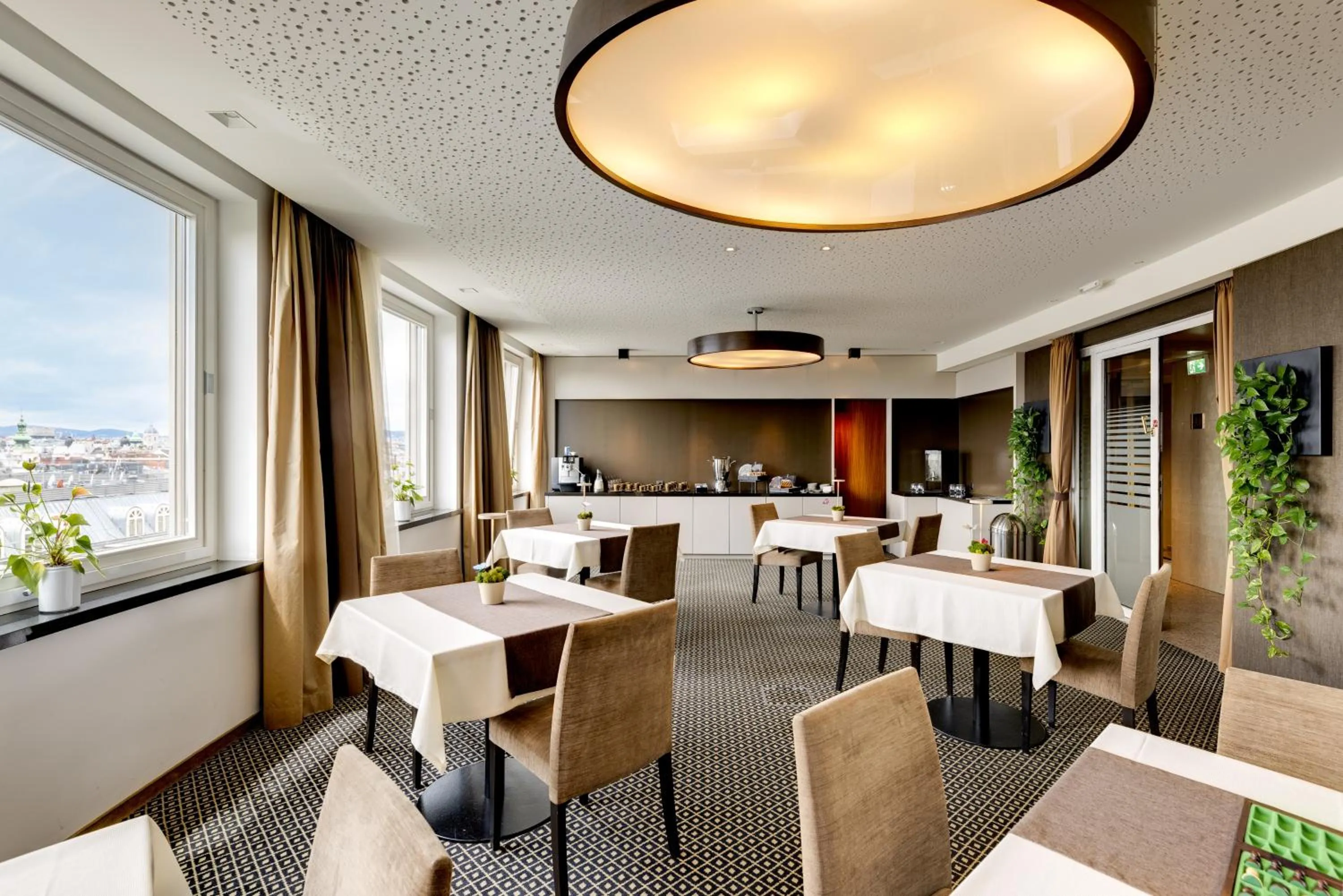 Lounge or bar in Hotel Am Parkring