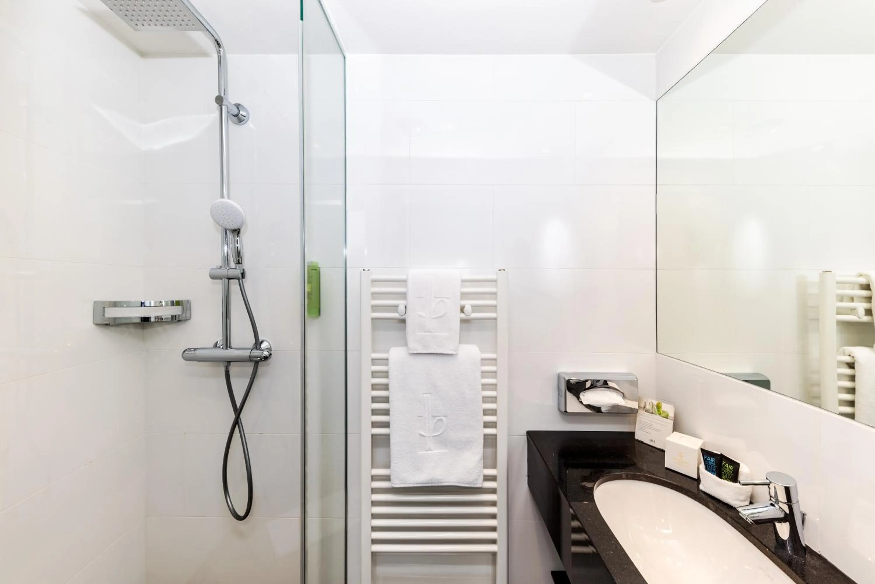 Bathroom in Hotel Am Parkring