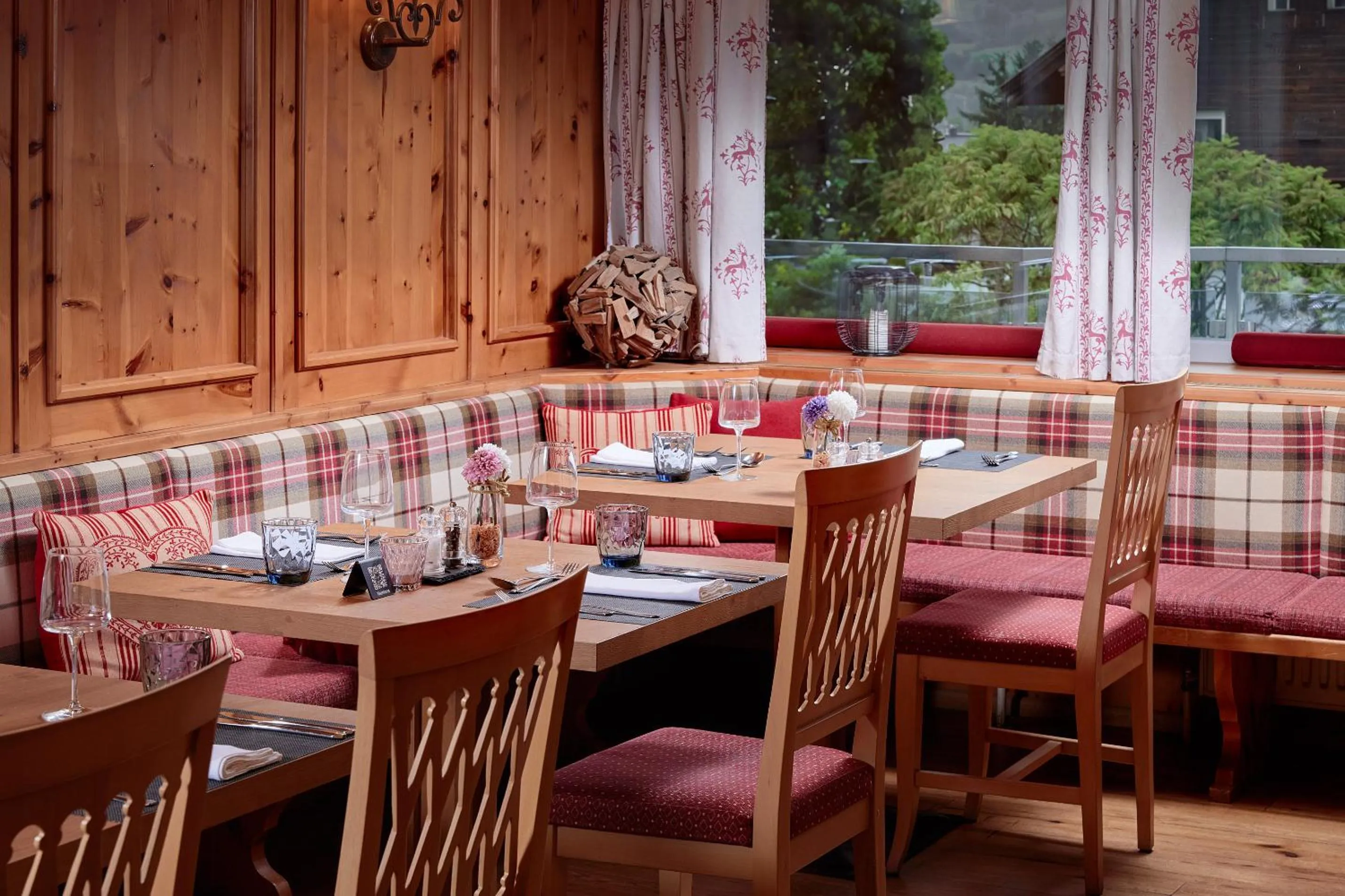 Restaurant/places to eat in HOTEL SONNBLICK, Kaprun, Salzburg - am Kitzsteinhorn Gletscher