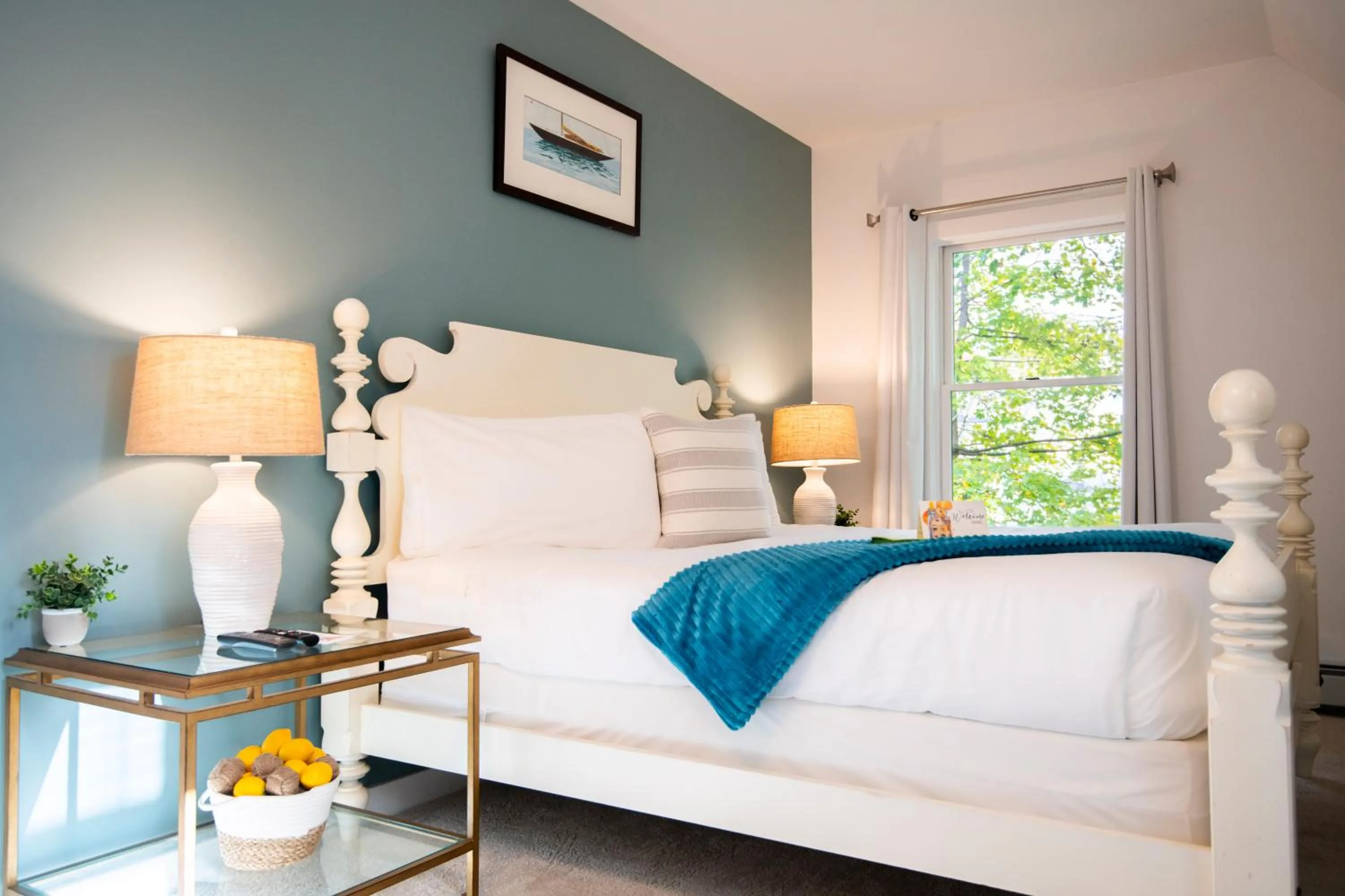 Bed in Sand Bar Cottage Inn