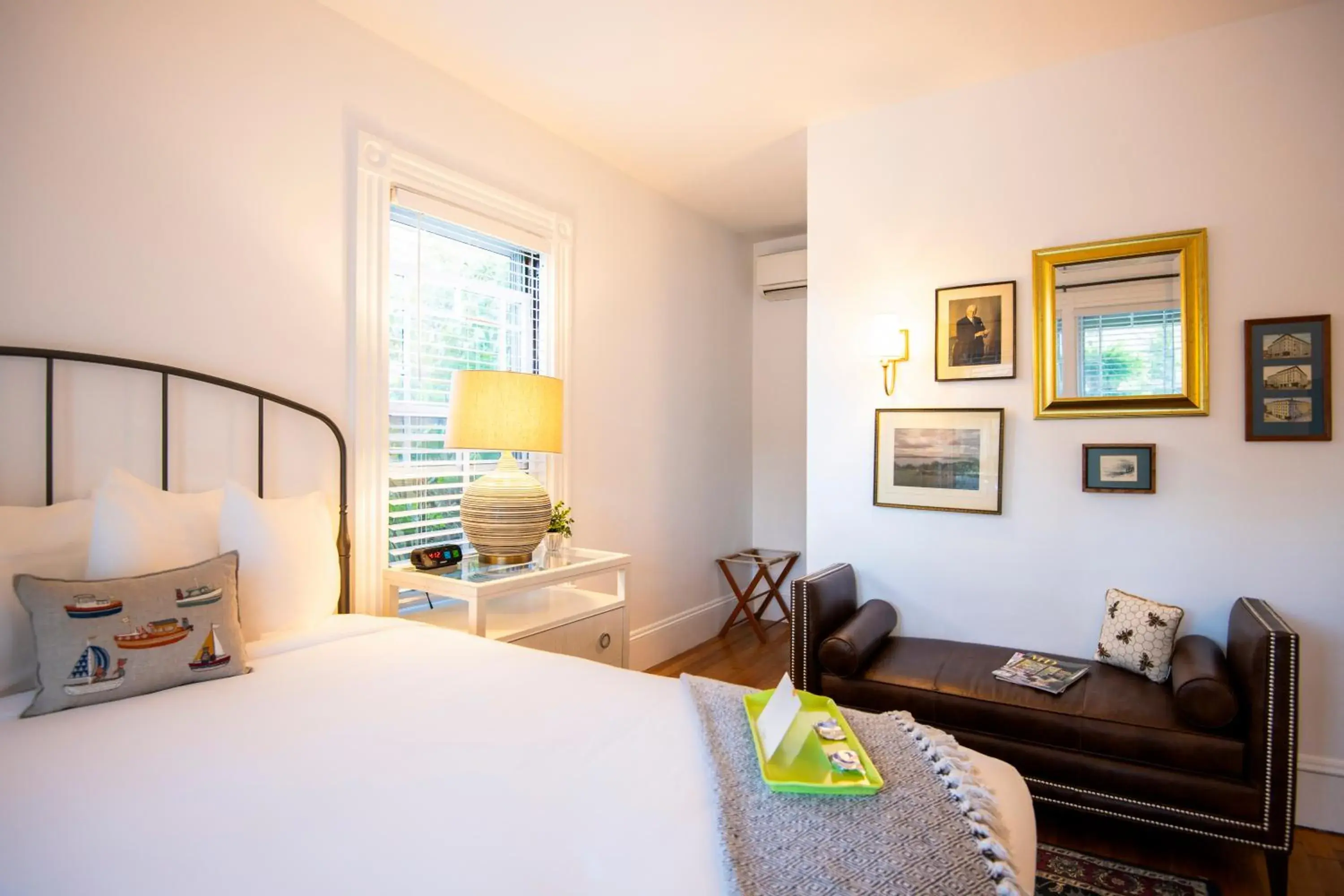 Boscobel Economy Queen First Floor in Sand Bar Cottage Inn Boscobel Economy Queen First Floor in Sand Bar Cottage Inn