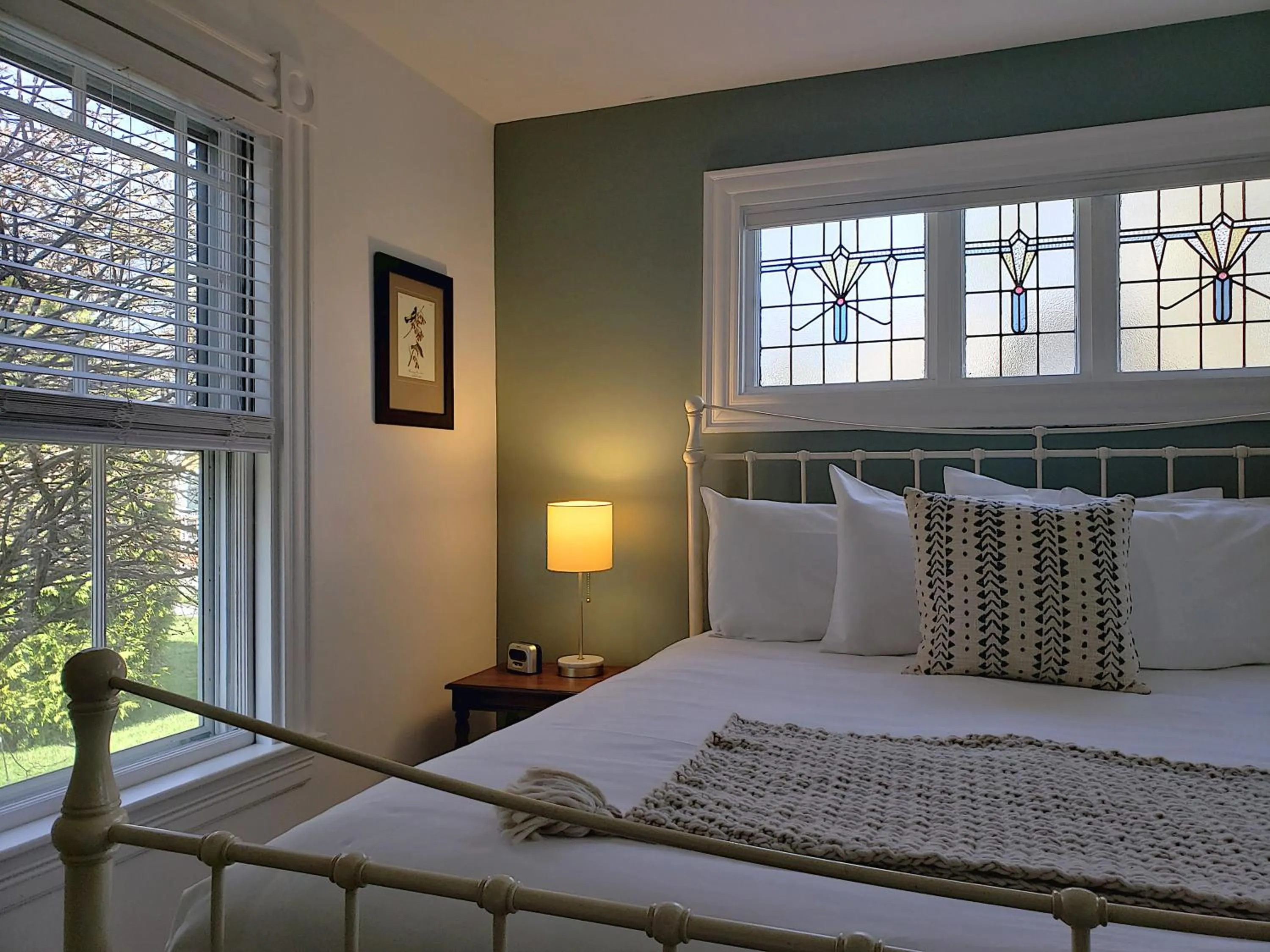 Bed in Sand Bar Cottage Inn