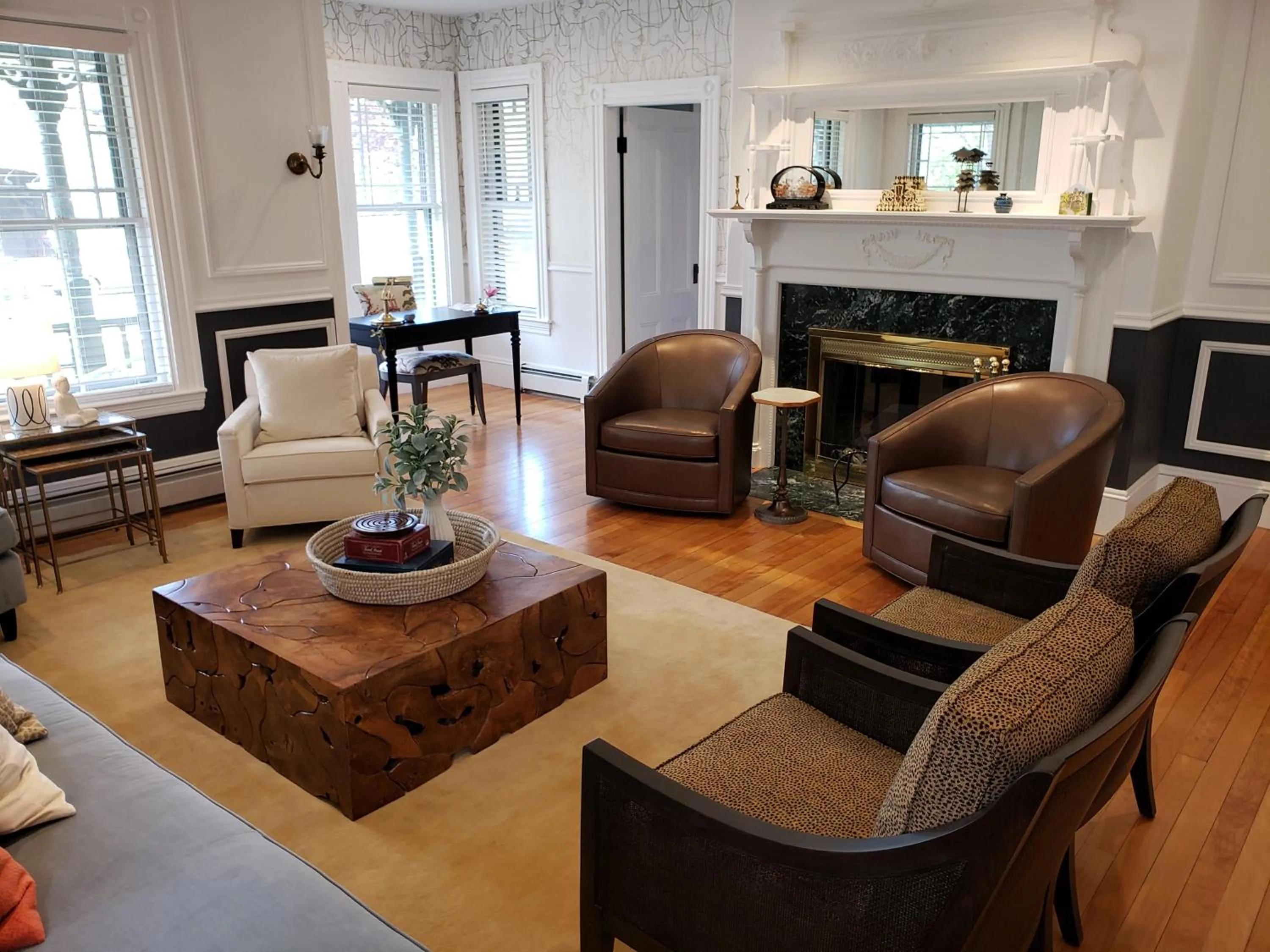 Living room in Sand Bar Cottage Inn