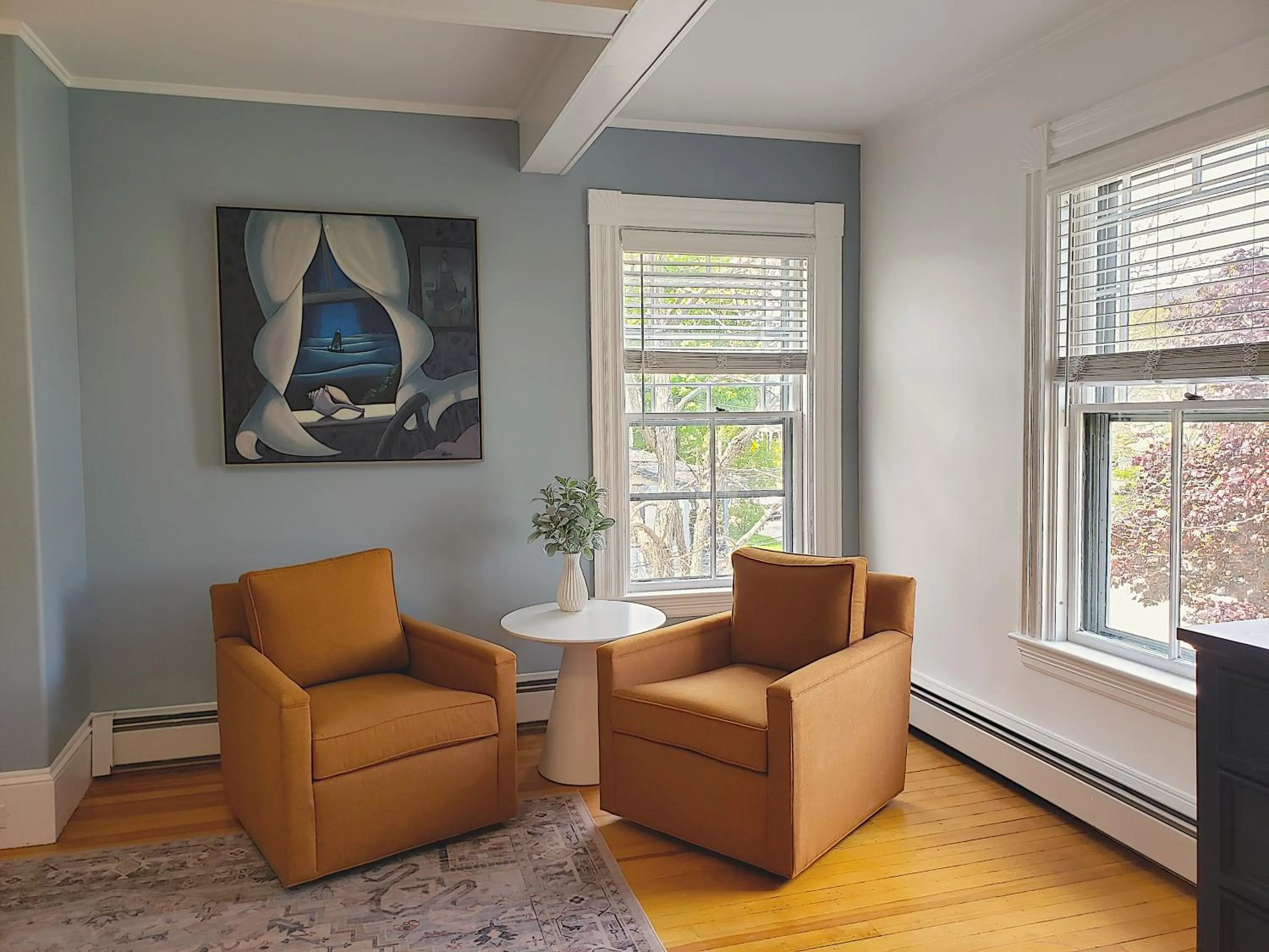 Seating area in Sand Bar Cottage Inn