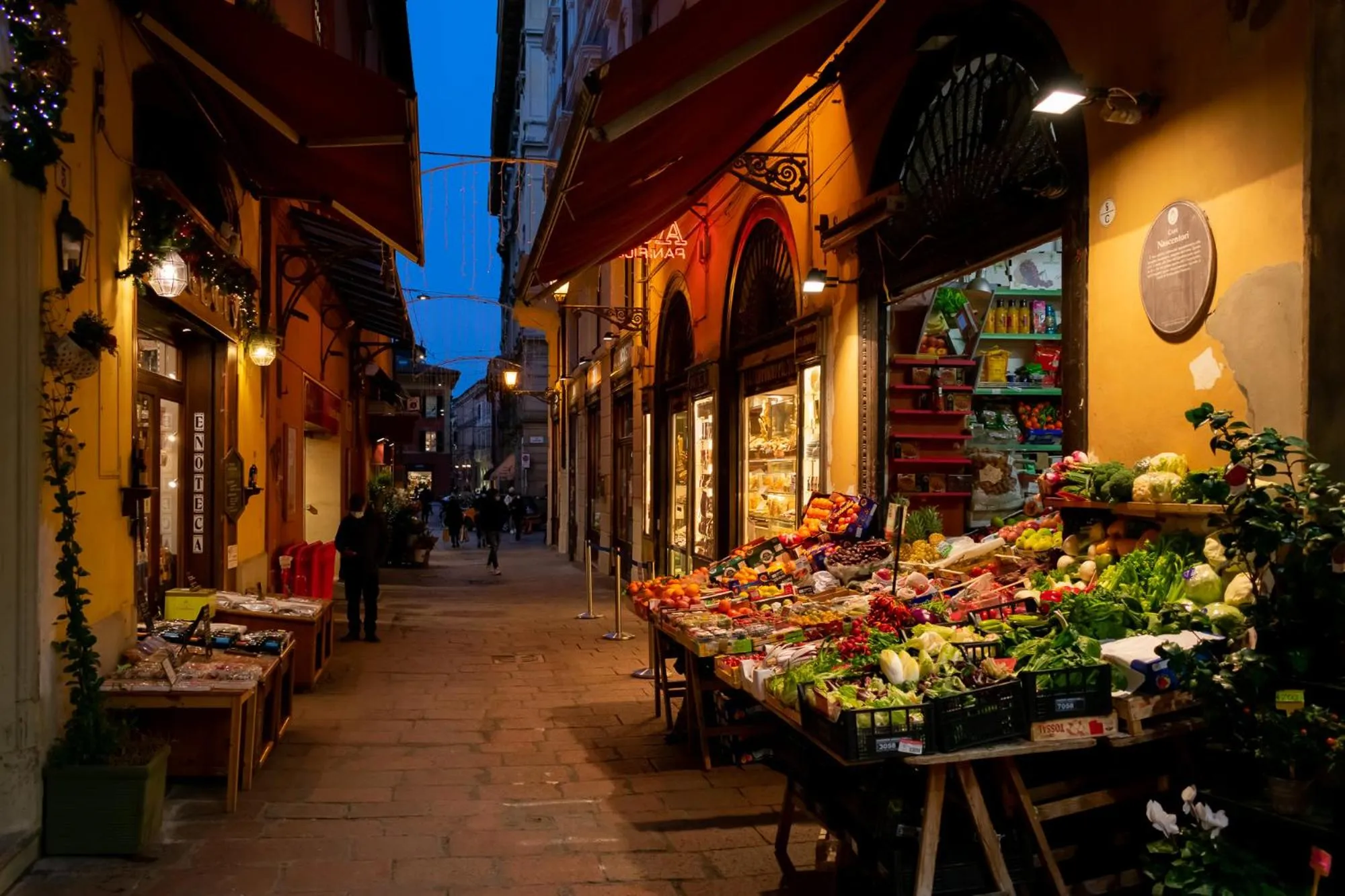 Neighbourhood in Royal Central Room