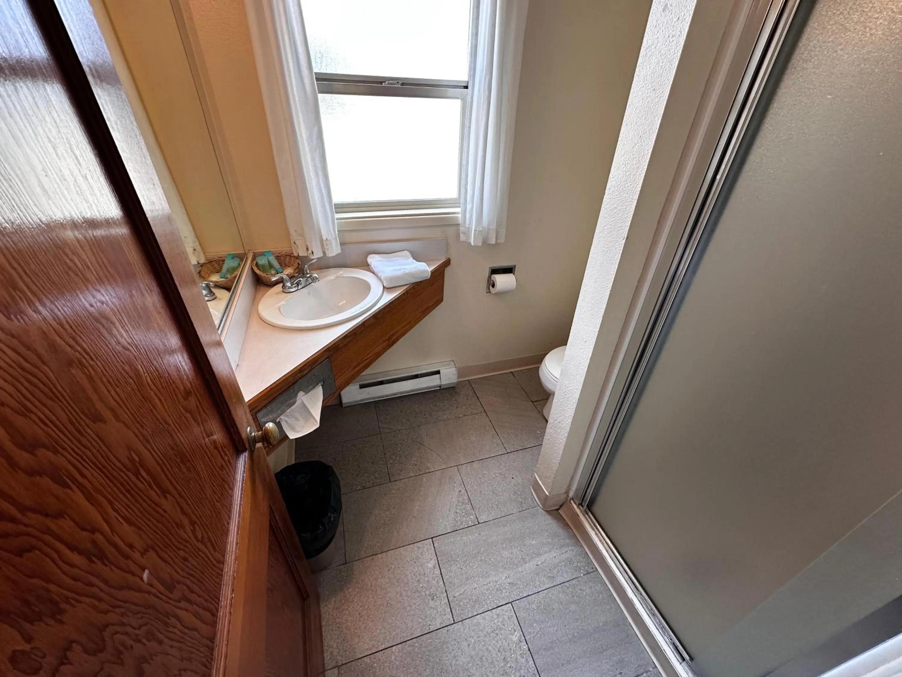 Bathroom in Seahorse Oceanfront Lodge