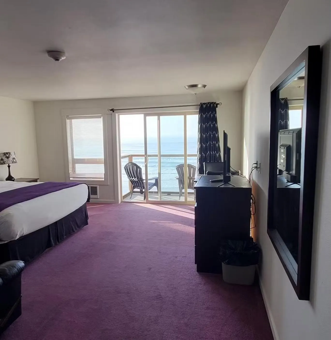 Balcony/Terrace, Bed in Seahorse Oceanfront Lodge