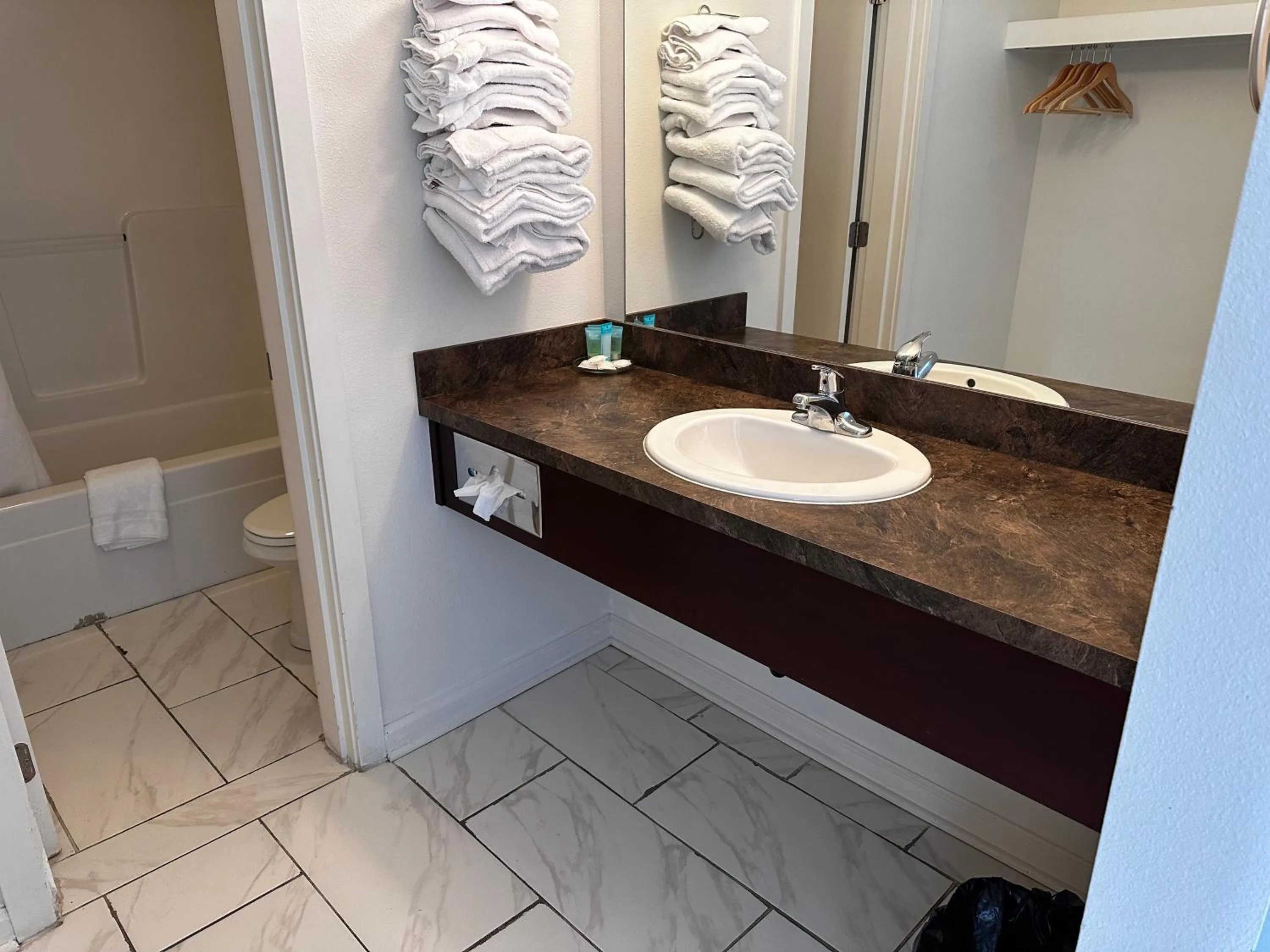 Bathroom in Seahorse Oceanfront Lodge
