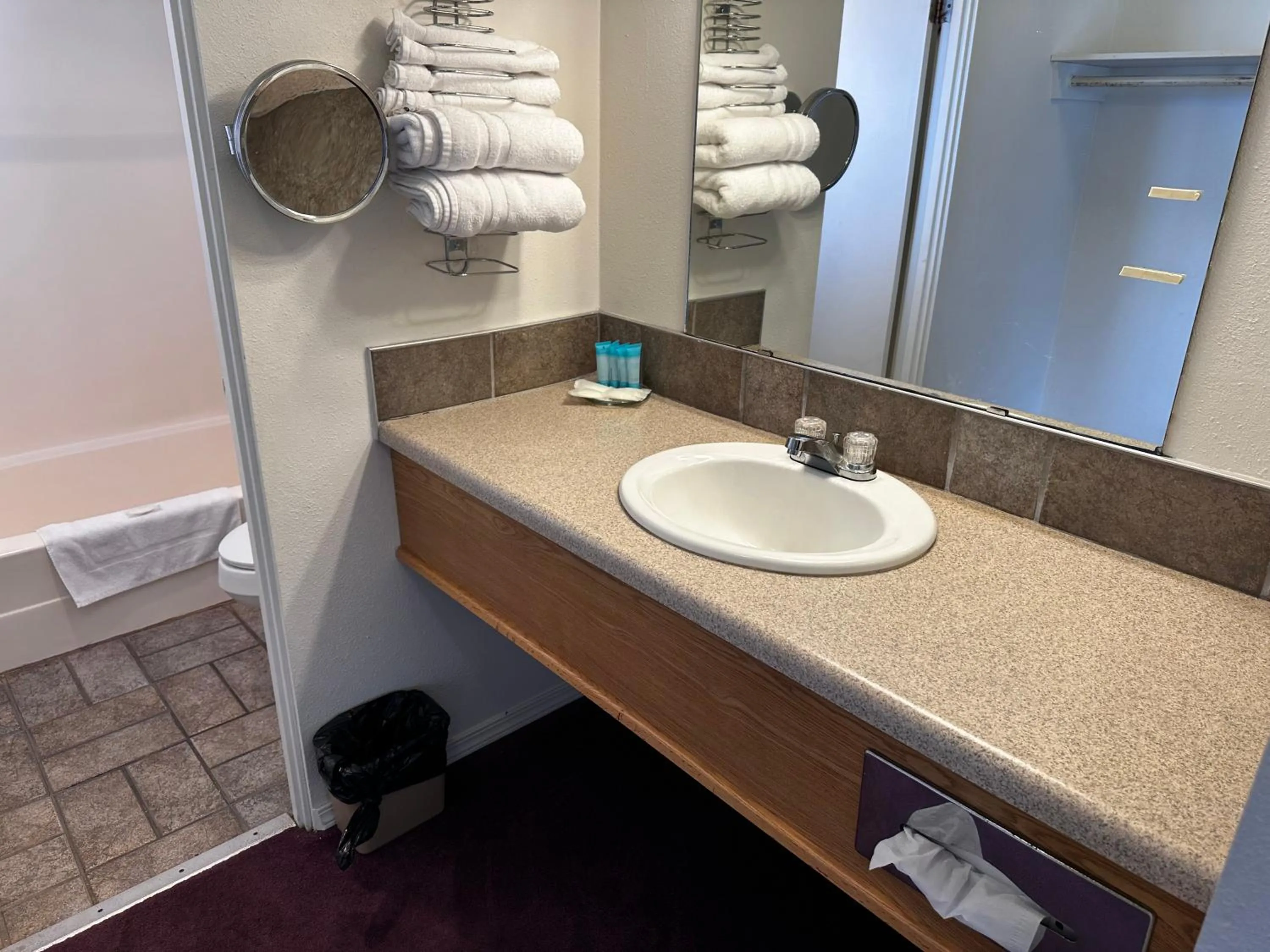 Bathroom in Seahorse Oceanfront Lodge