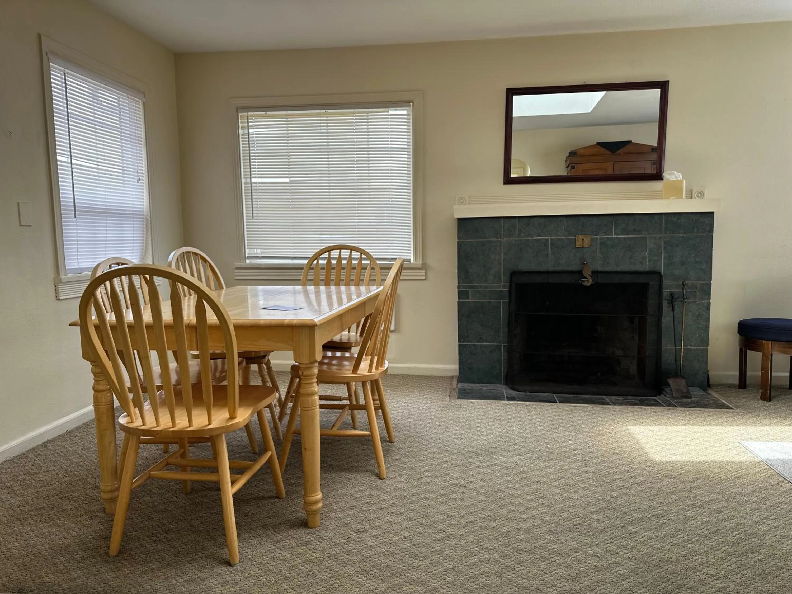 Dining area in Seahorse Oceanfront Lodge
