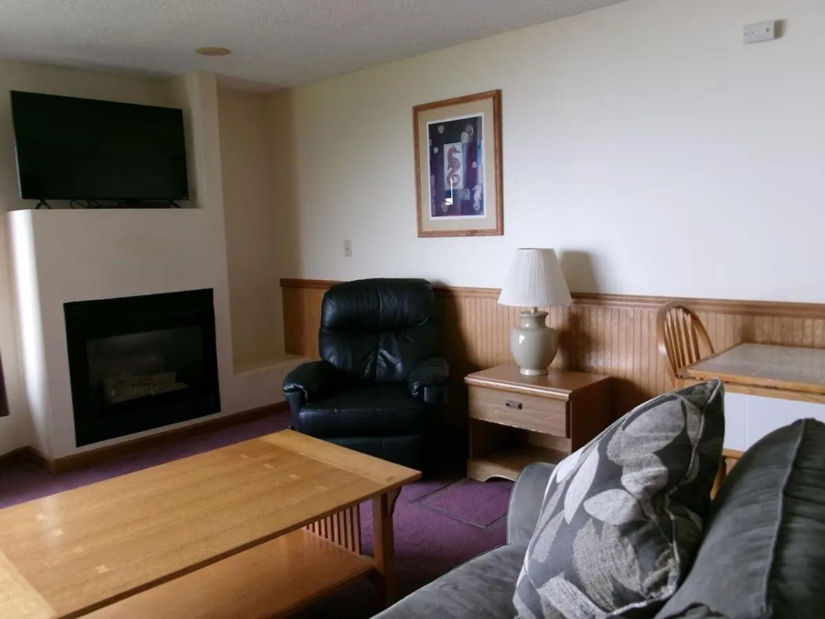 TV and multimedia in Seahorse Oceanfront Lodge