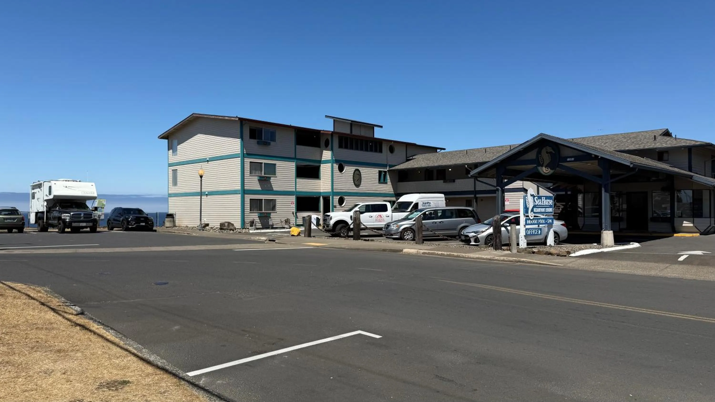 Property building in Seahorse Oceanfront Lodge