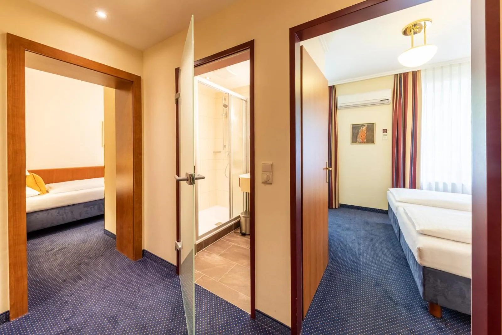 Living room, Bed in Austria Classic Hotel Wien