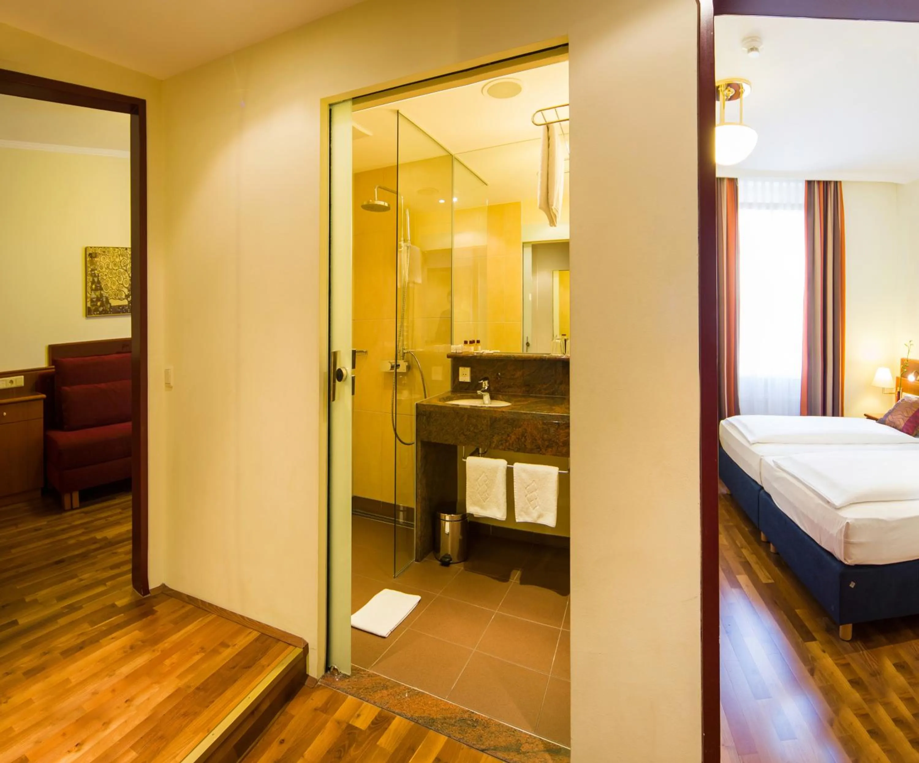 Photo of the whole room, Bed in Austria Classic Hotel Wien