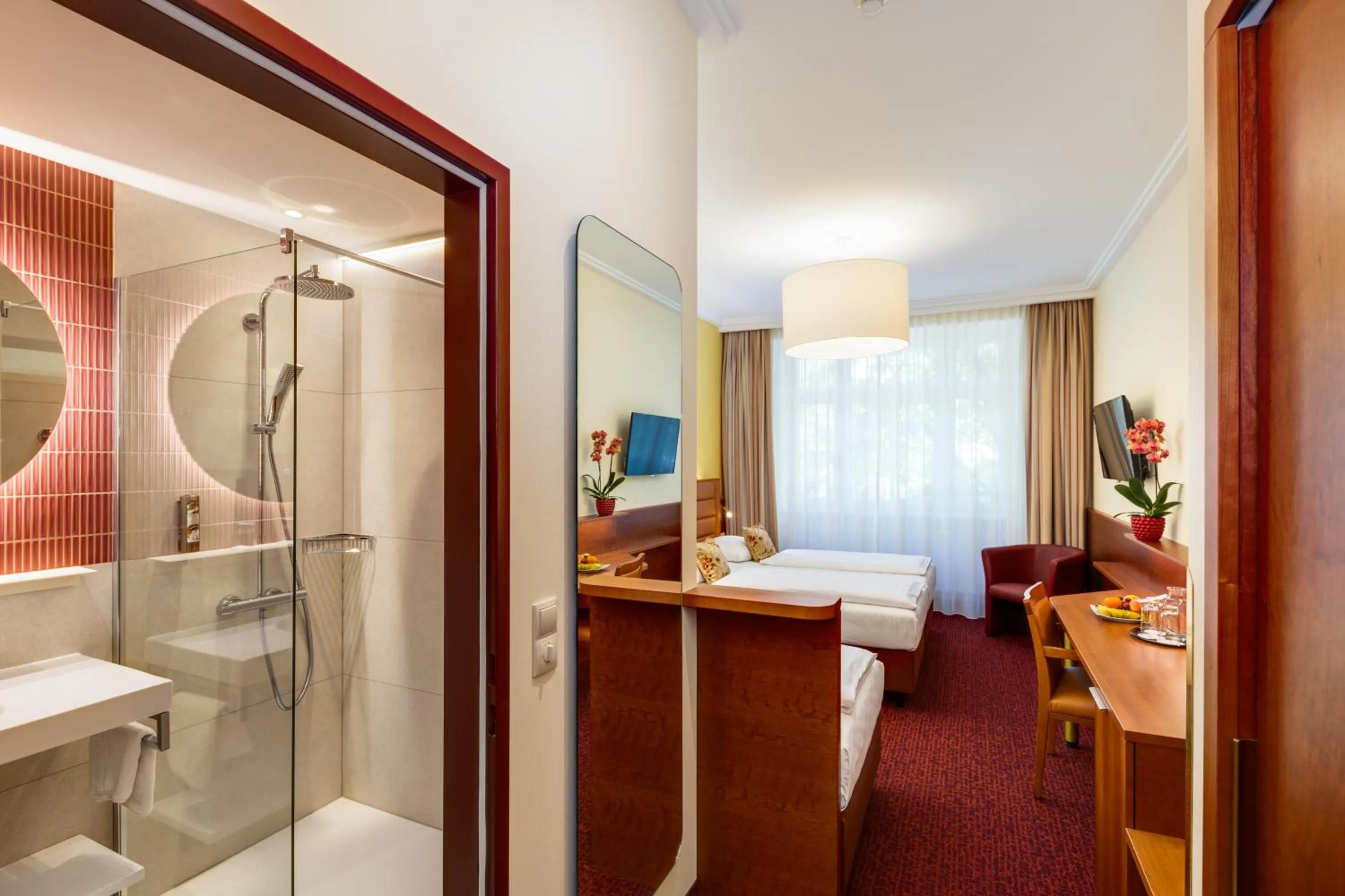 Photo of the whole room, Bed in Austria Classic Hotel Wien