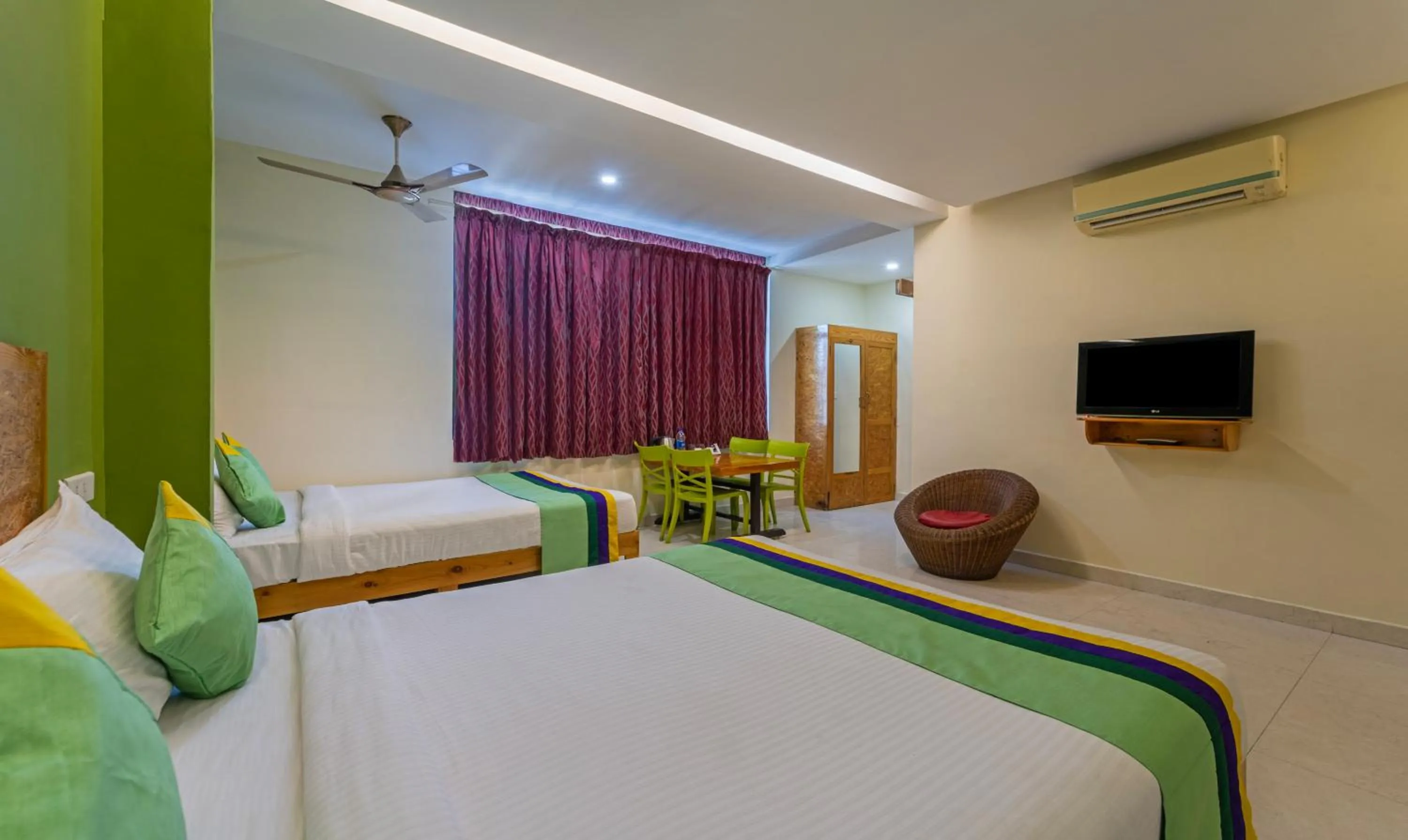 Bed in Treebo Eden Park Hotel, 3 Km From Puducherry Airport