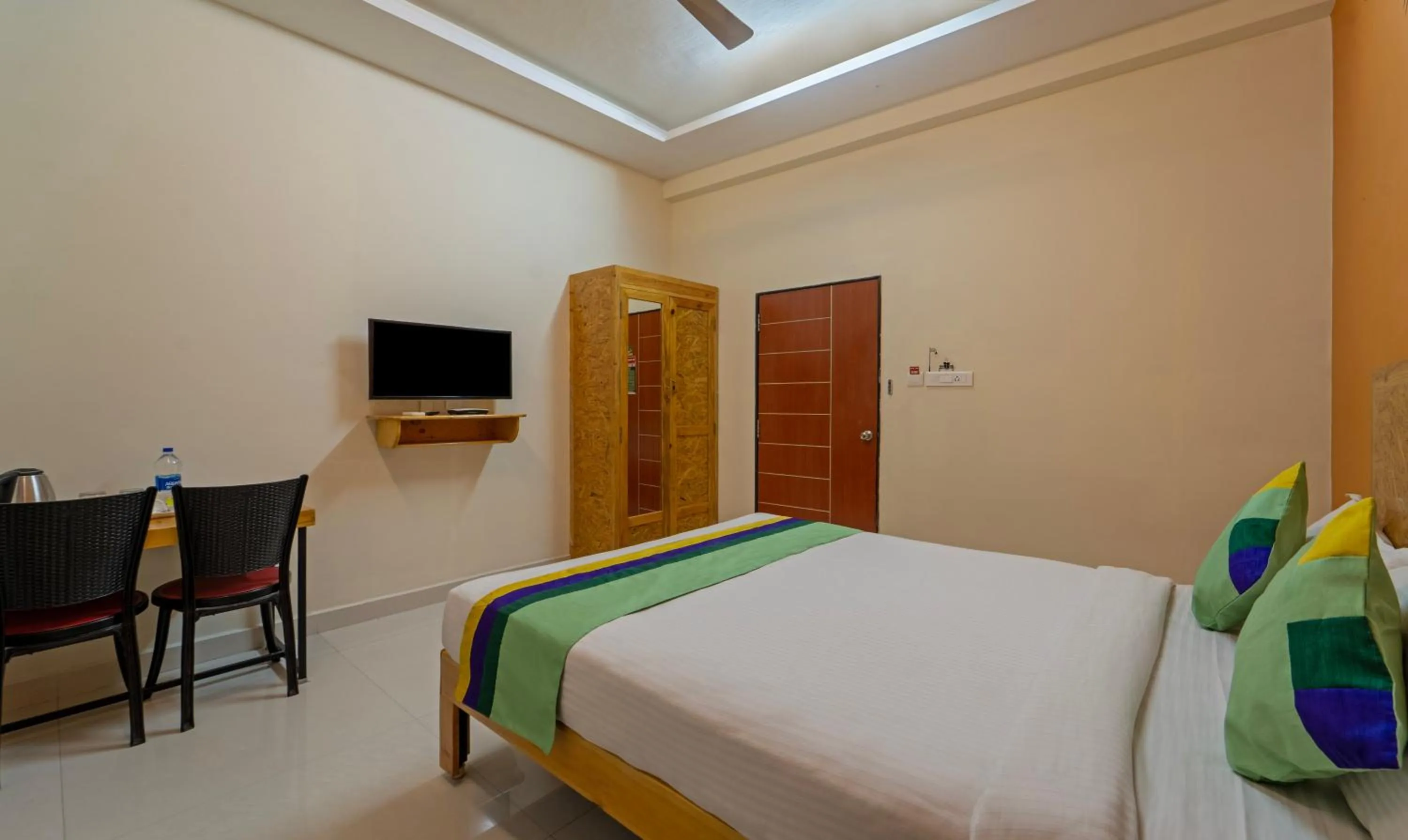 Bed in Treebo Eden Park Hotel, 3 Km From Puducherry Airport