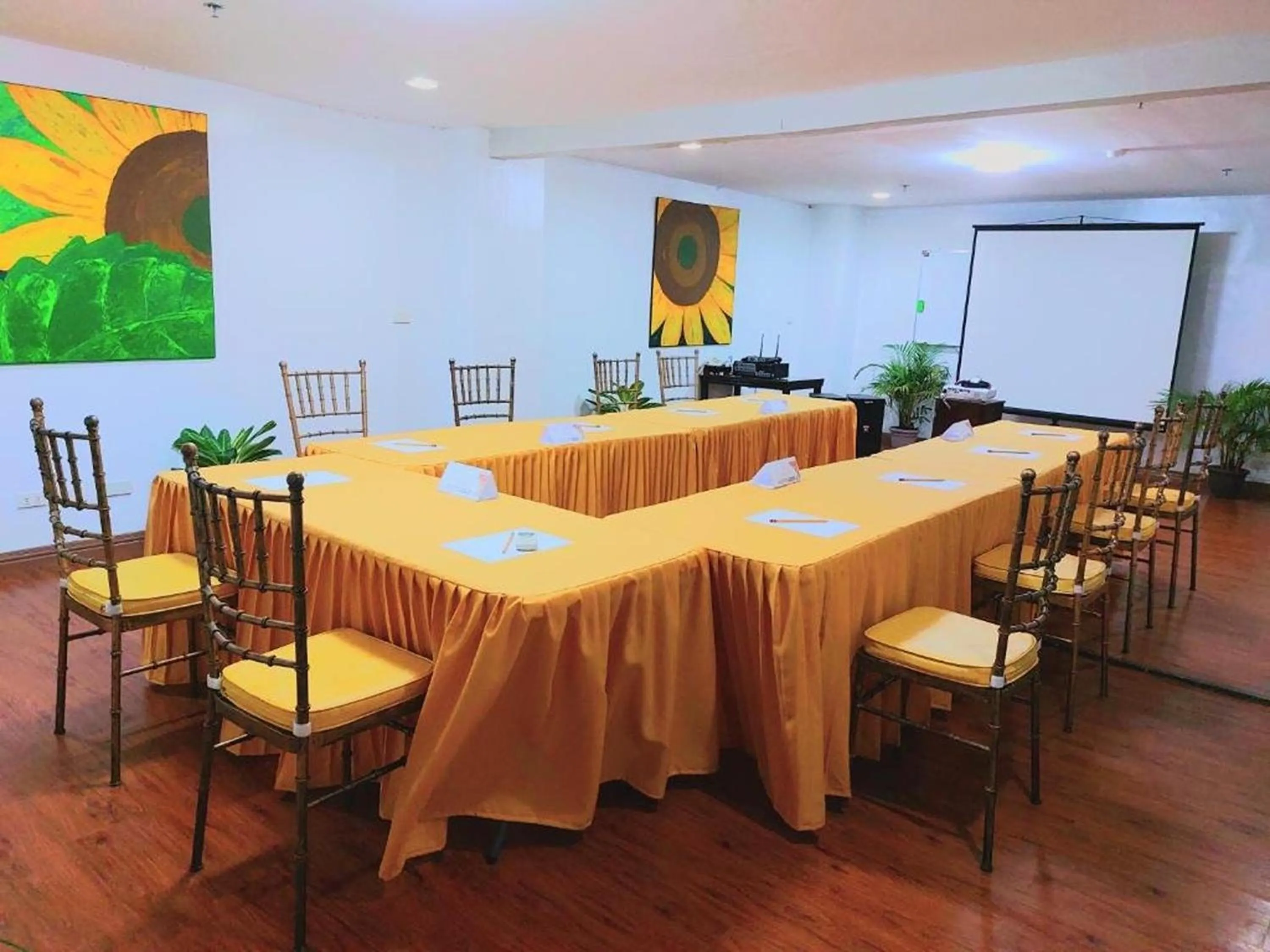 Meeting/conference room in Tagaytay Hotel SixB