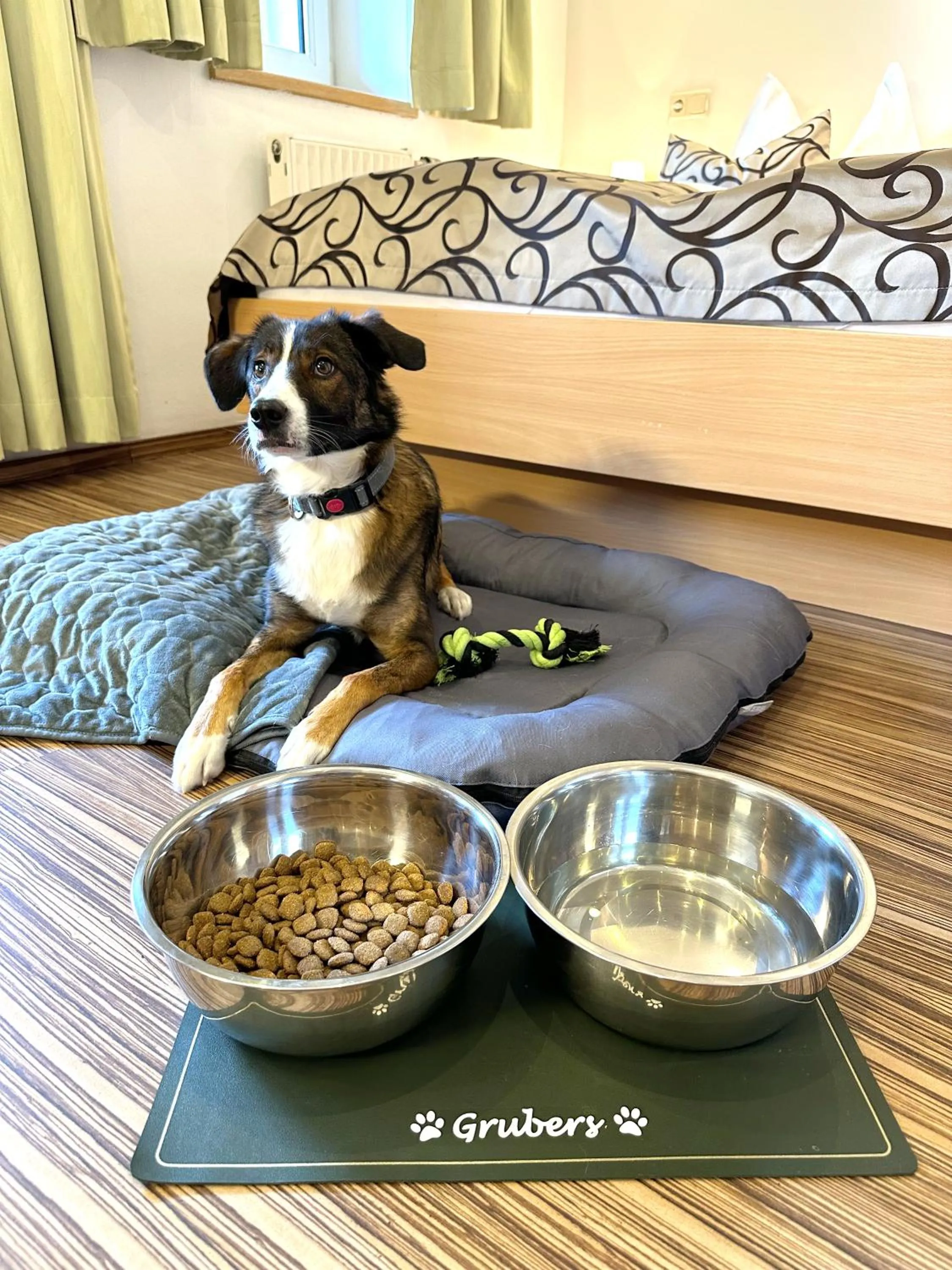 room service in GRUBERS, Hotel Appartments Gastein