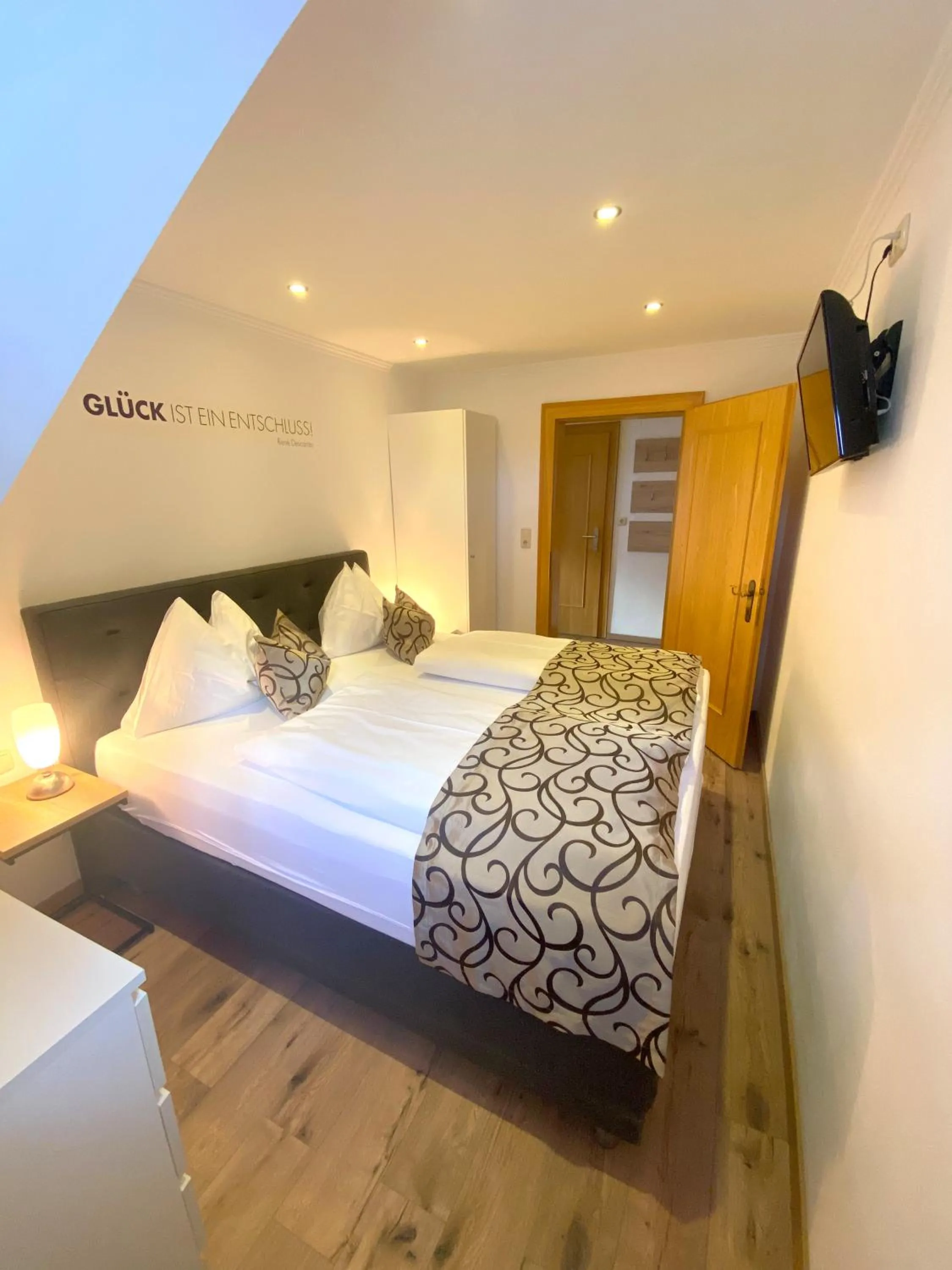 Bedroom, Bed in GRUBERS, Hotel Appartments Gastein