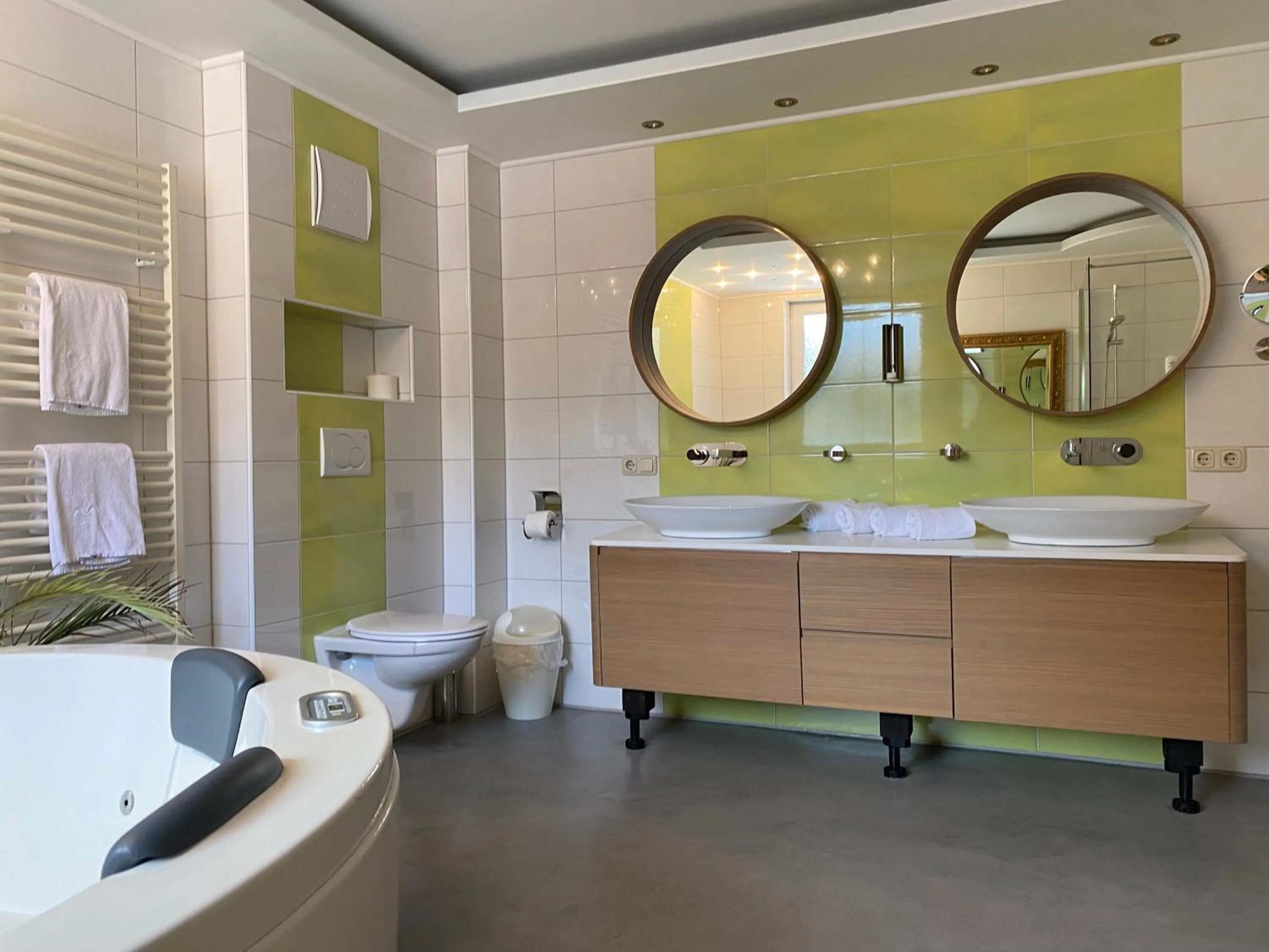 Bathroom in GRUBERS, Hotel Appartments Gastein