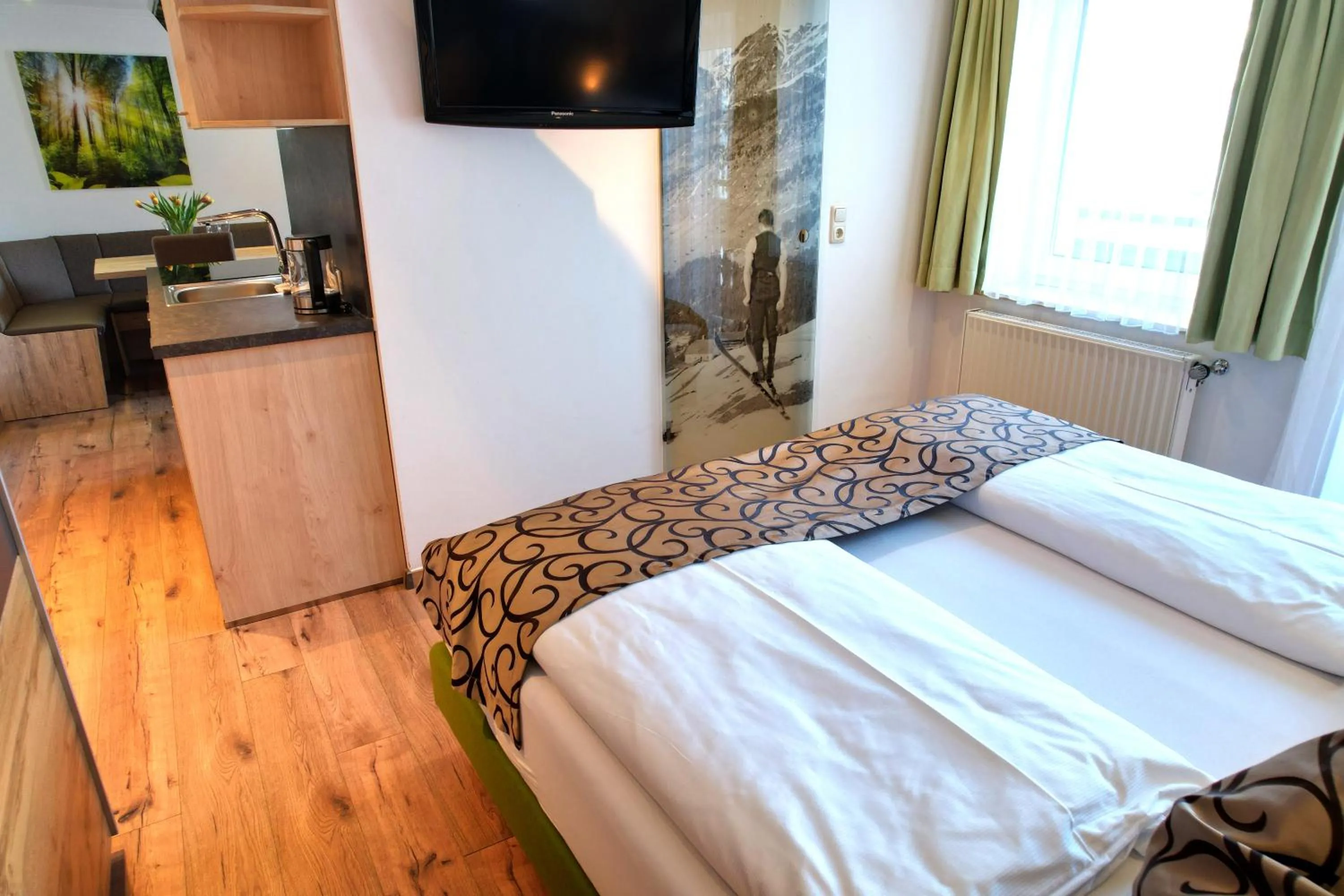 Bedroom, Bed in GRUBERS, Hotel Appartments Gastein