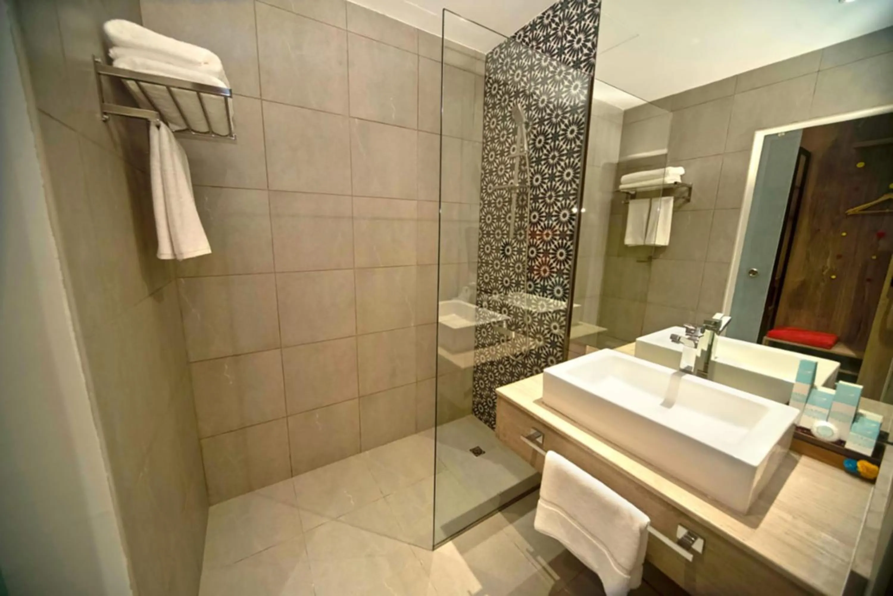 Bathroom in Kingsgate Canal Hotel by Millennium