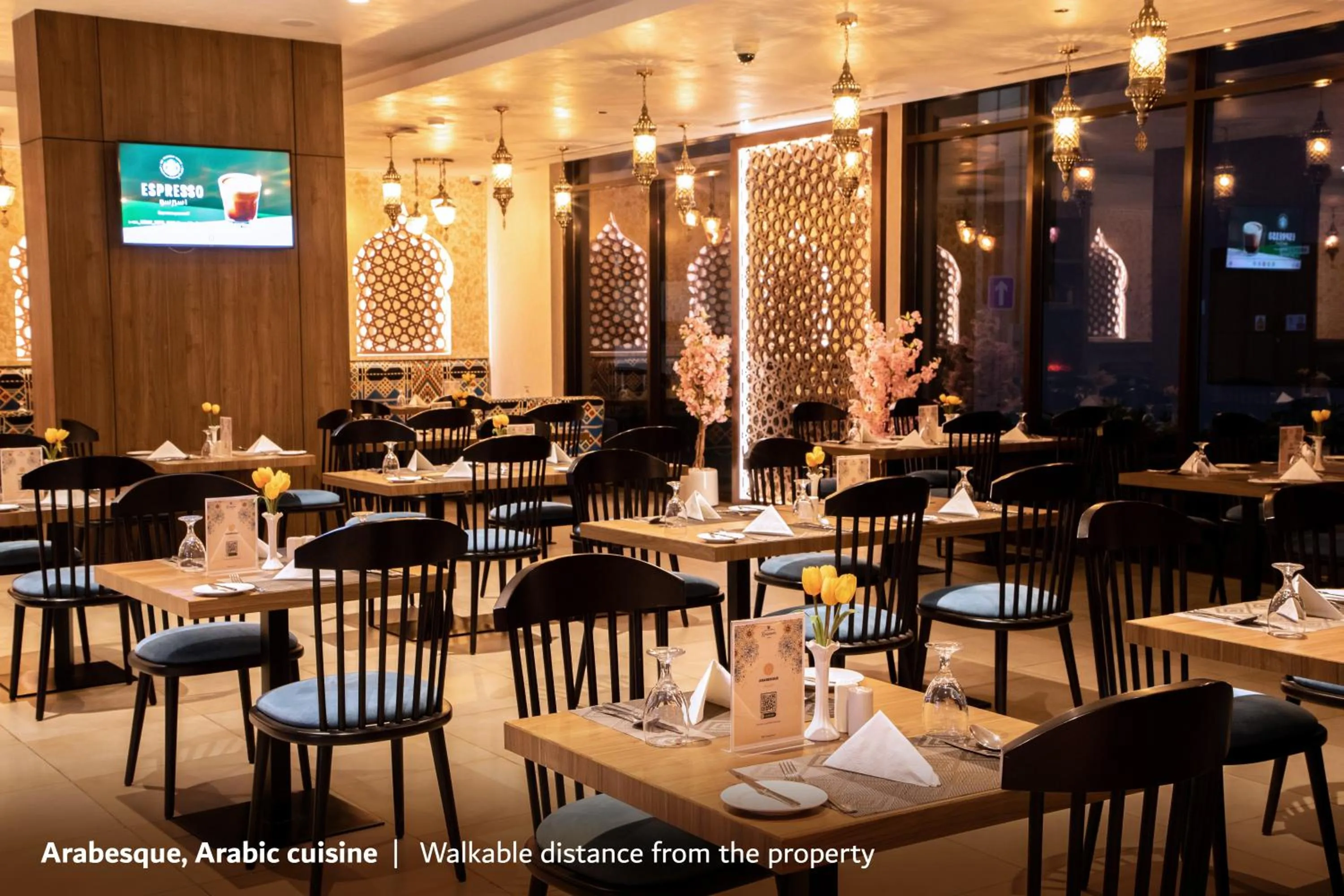 Restaurant/places to eat in Kingsgate Canal Hotel by Millennium