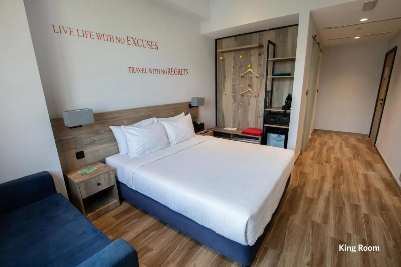 View (from property/room), Bed in Kingsgate Canal Hotel by Millennium