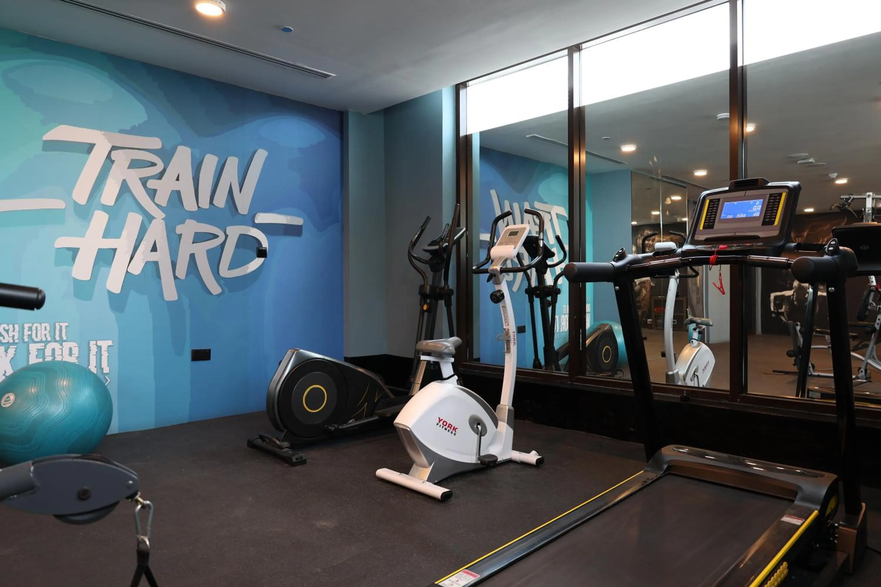 Fitness centre/facilities in Grand Kingsgate Jaddaf Waterfront Hotel by Millennium