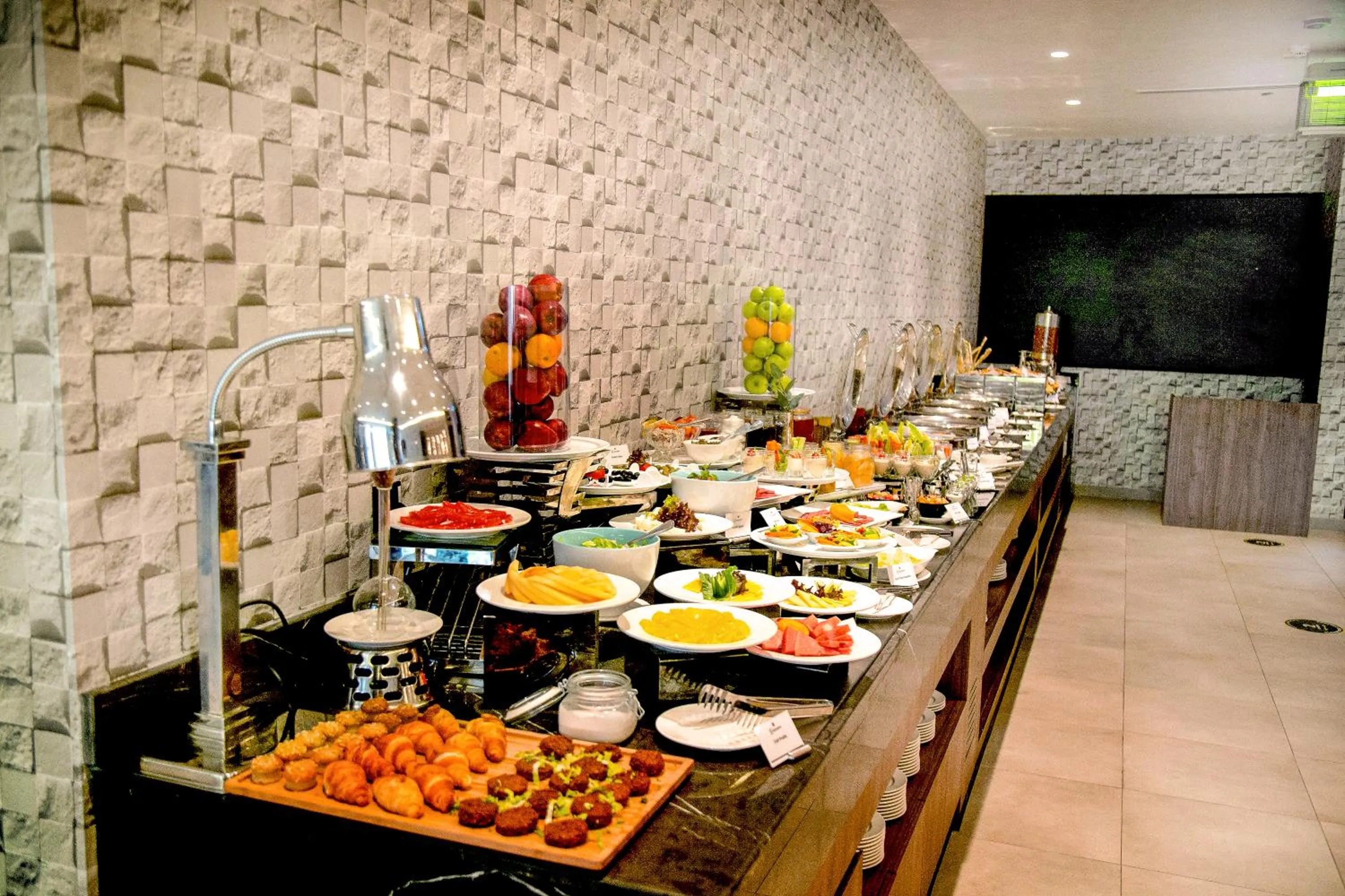 Food and drinks in Grand Kingsgate Jaddaf Waterfront Hotel by Millennium