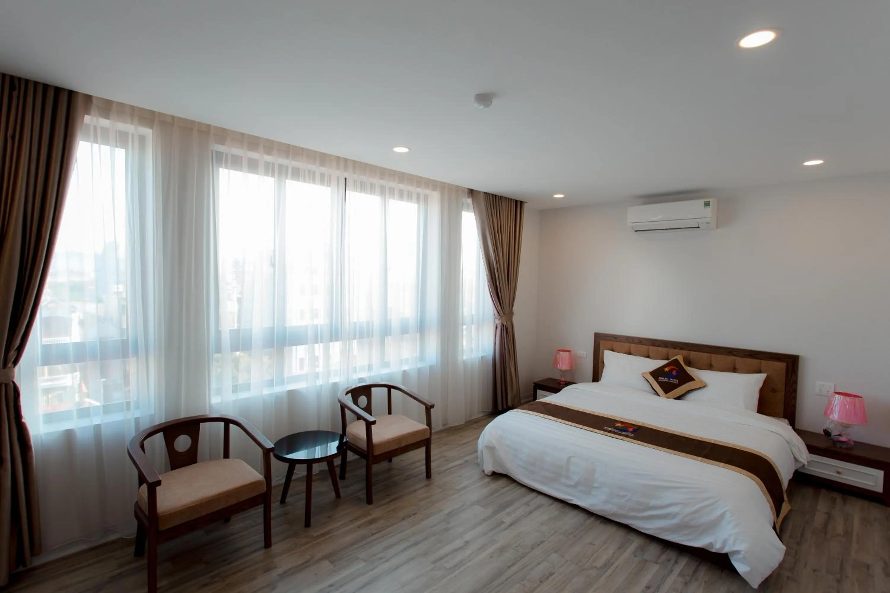 Photo of the whole room, Bed in Korea Hotel Bac Giang
