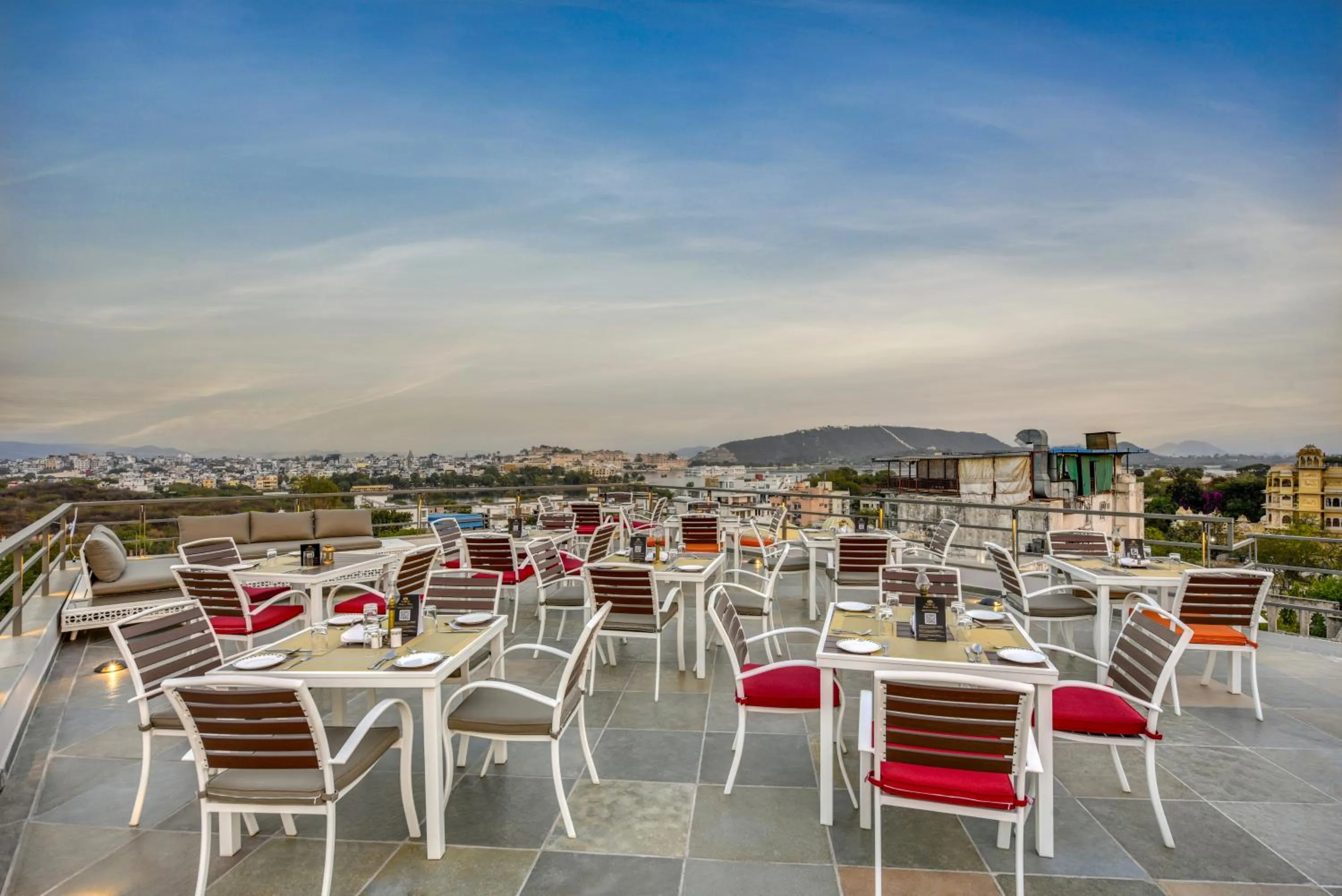 Restaurant/places to eat in SHAHPURA DEV PANACHE