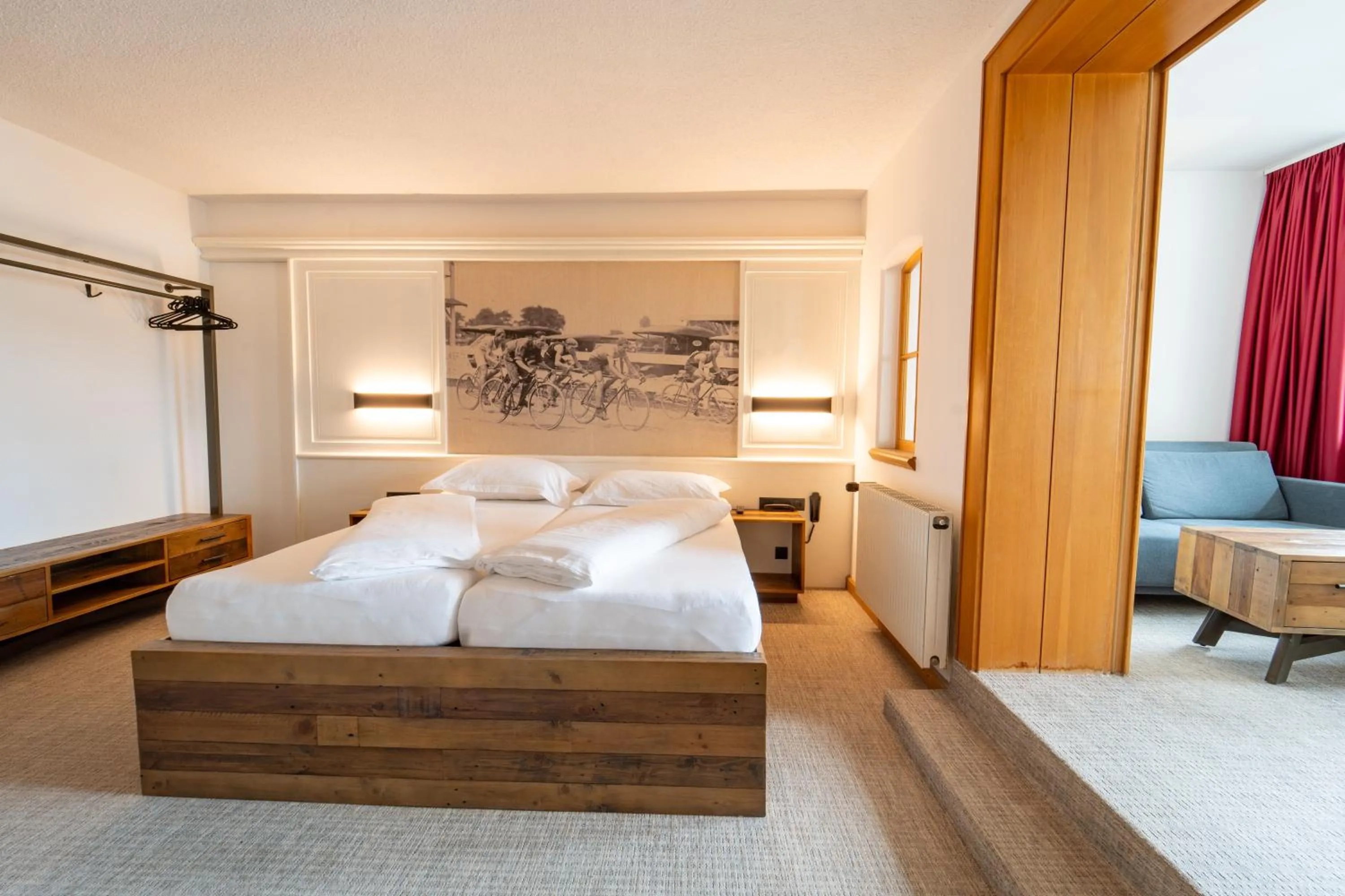 Living room, Bed in Sporthotel Igls