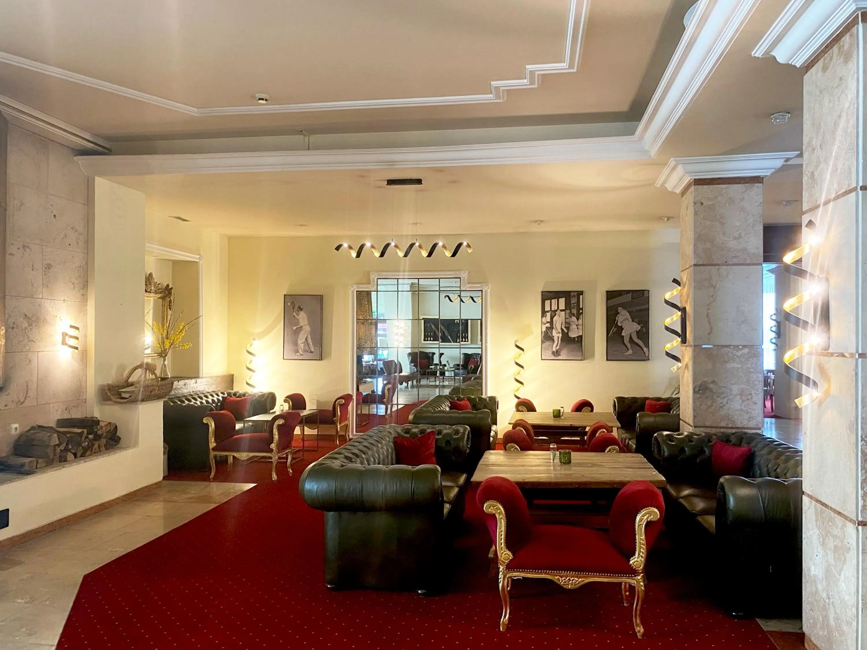 Lobby or reception in Sporthotel Igls