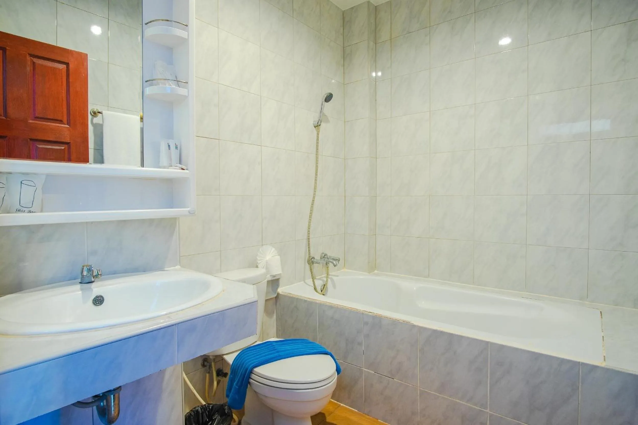 Bathroom in Art Mansion Patong Hotel