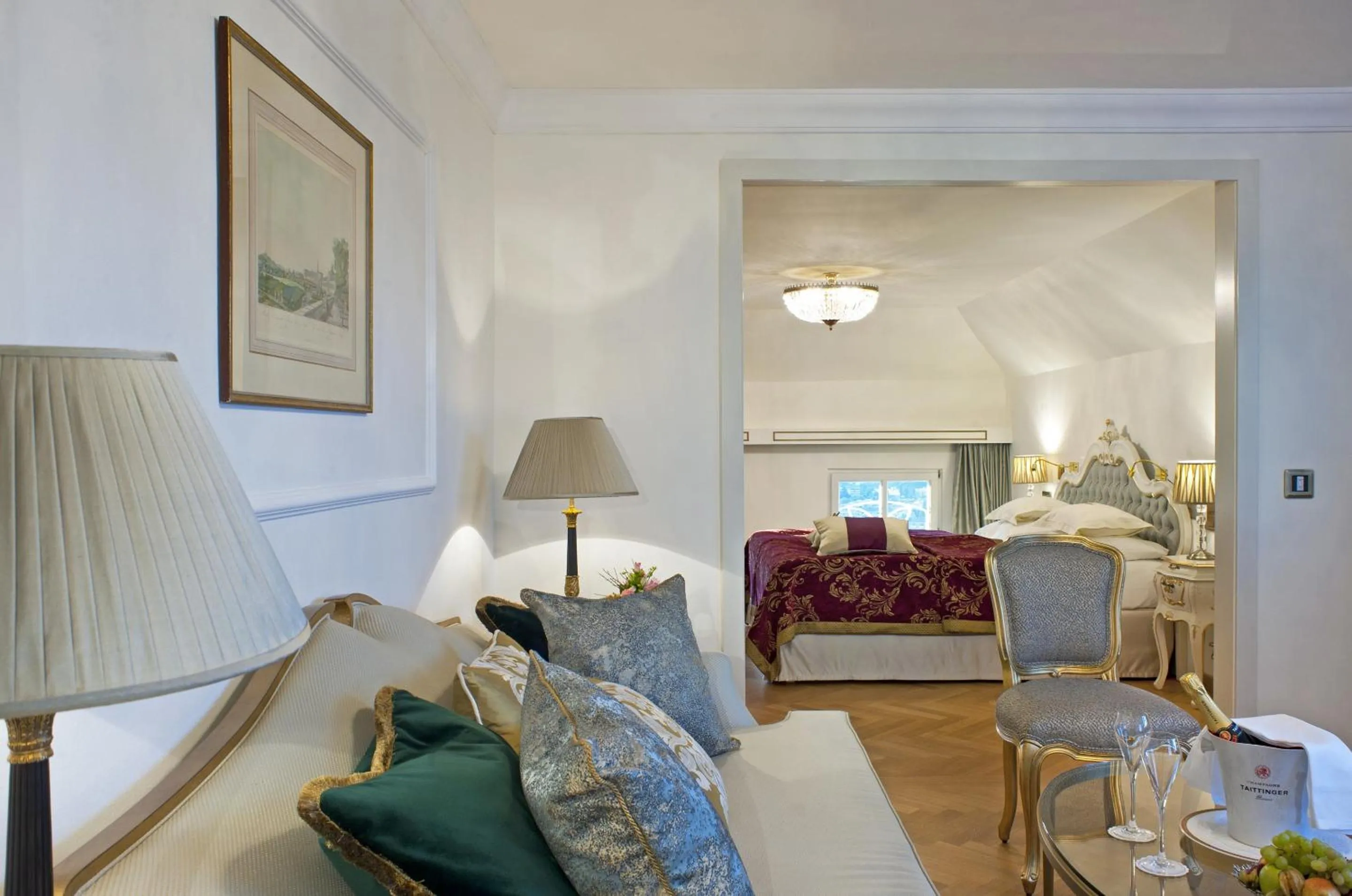 Bed in Hotel Schloss Mönchstein