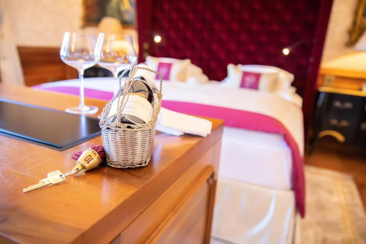 Other, Bed in Hotel Schloss Mönchstein