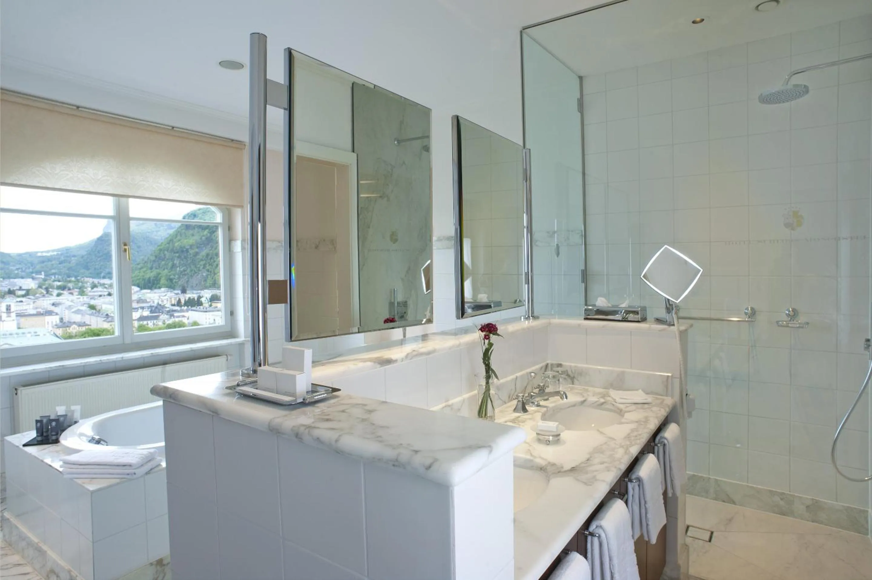 Bathroom in Hotel Schloss Mönchstein