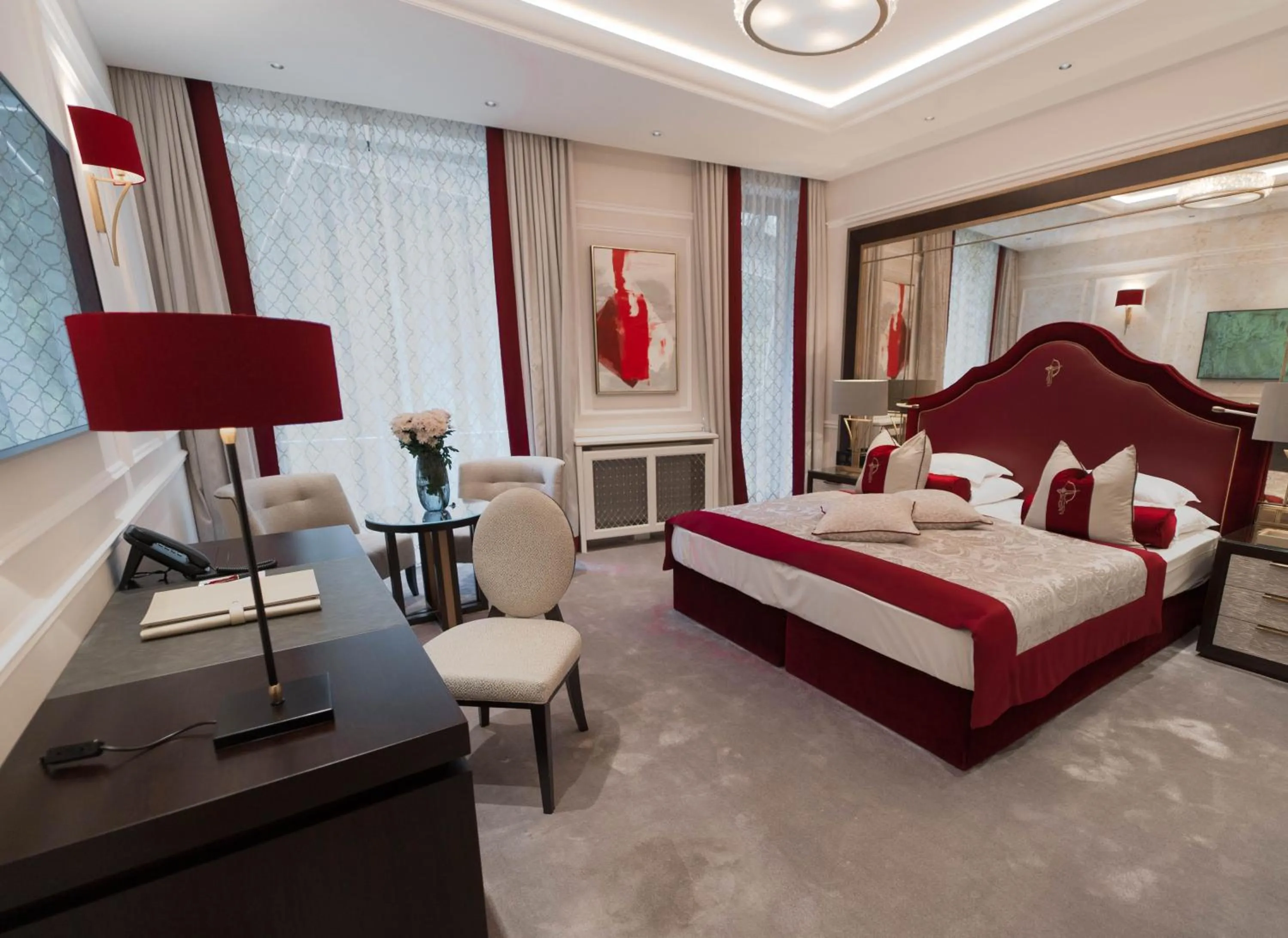 Photo of the whole room, Bed in Hotel Schloss Mönchstein