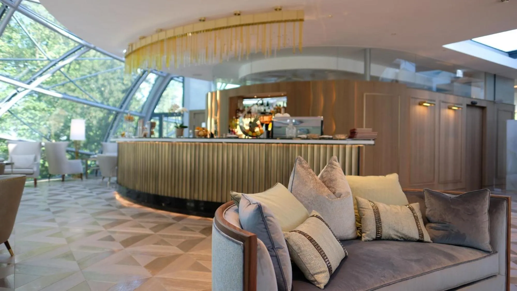 Lounge or bar in Hotel Schloss Mönchstein